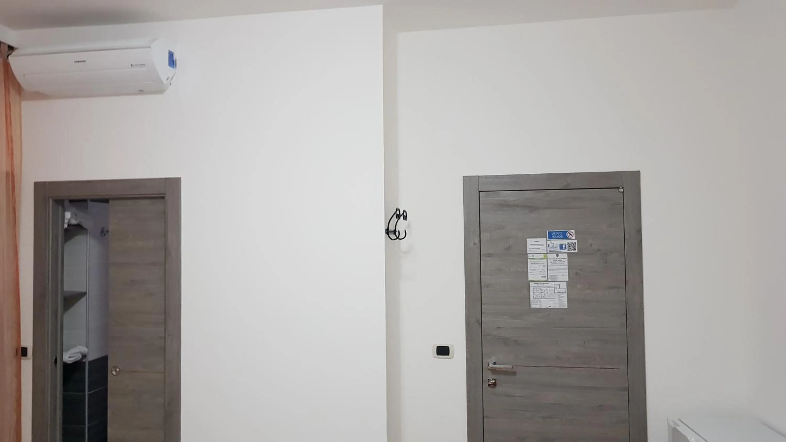 Photo of the whole room in Holiday B&B