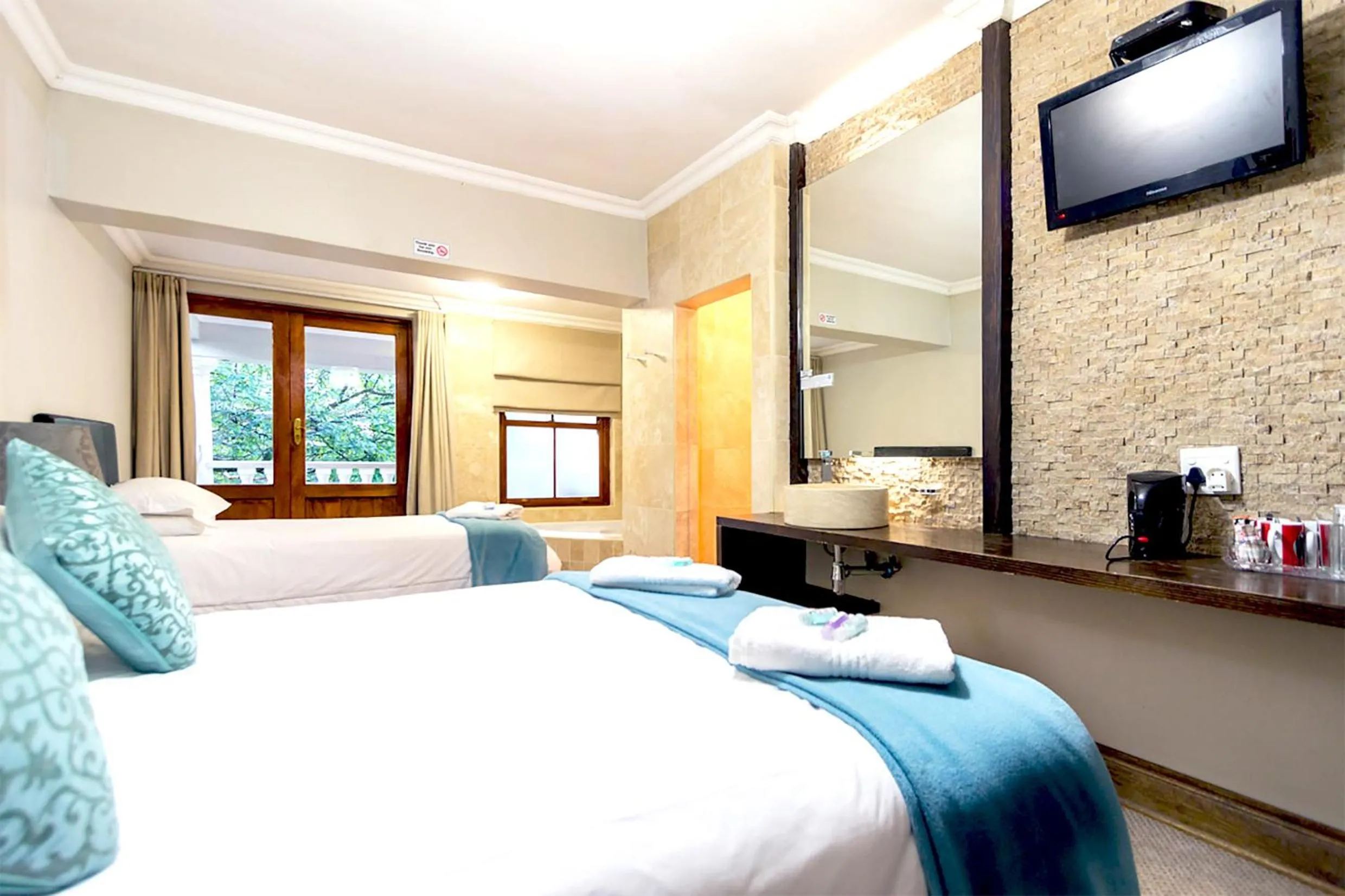 Photo of the whole room, Bed in OR Tambo Guest House