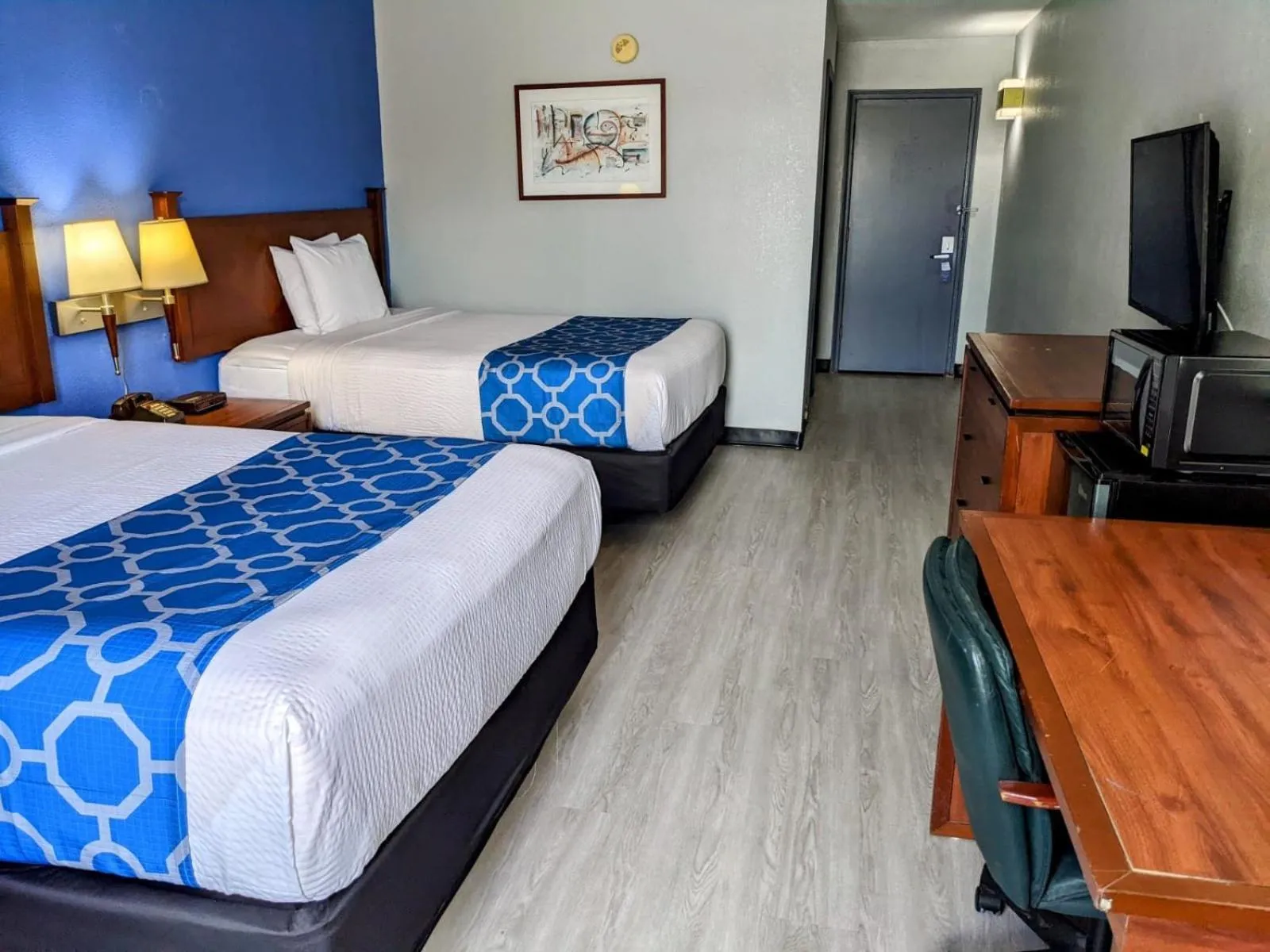 TV and multimedia, Bed in Baymont by Wyndham Hannibal