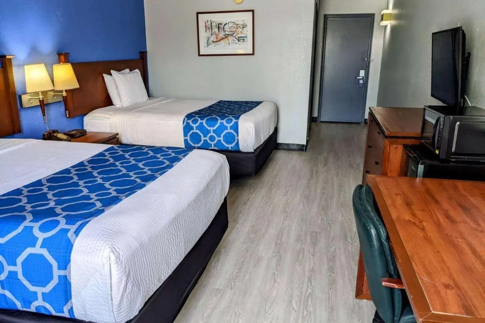 Photo of the whole room, Bed in Baymont by Wyndham Hannibal Photo of the whole room, Bed in Baymont by Wyndham Hannibal