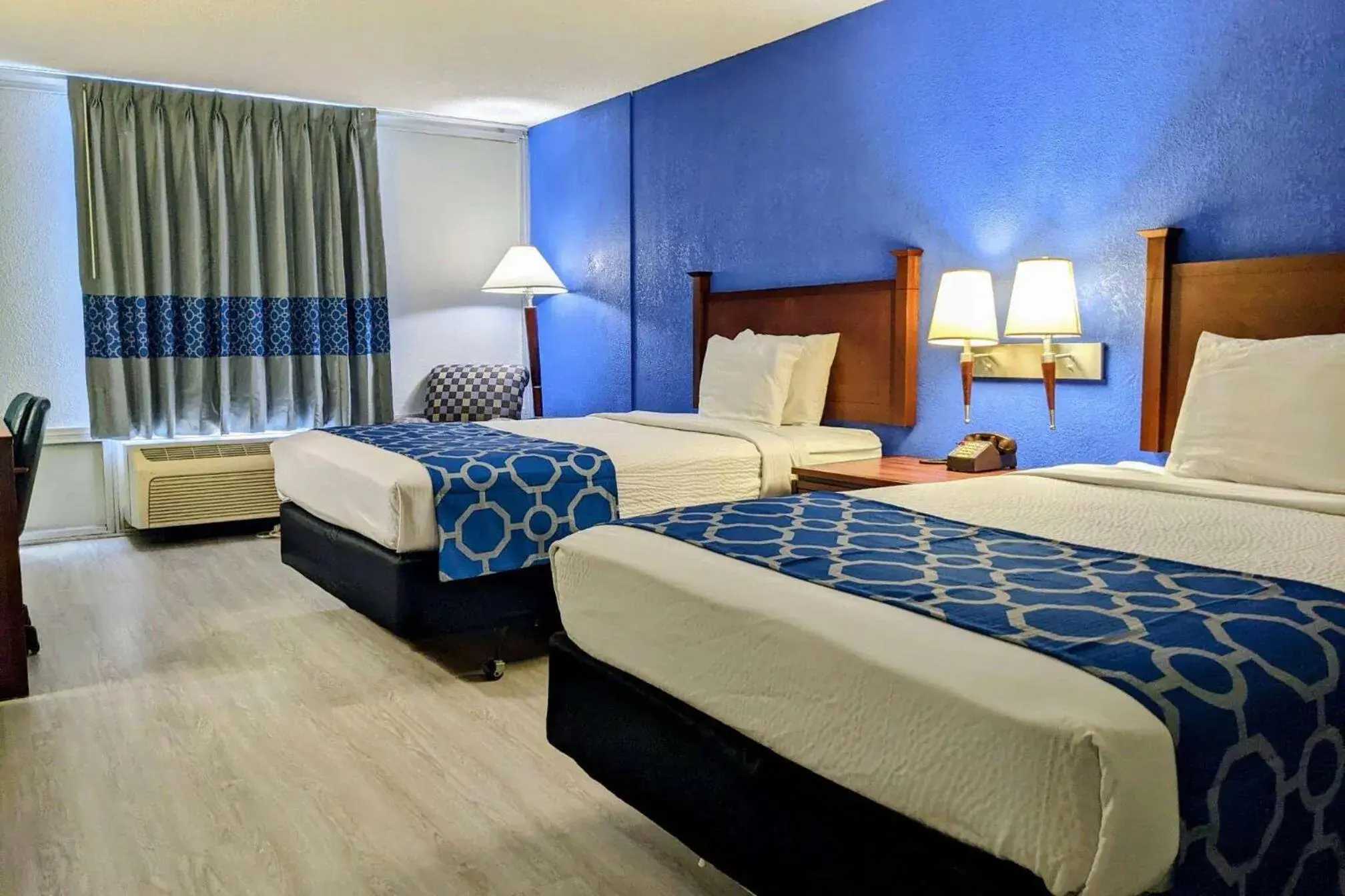 Photo of the whole room, Bed in Baymont by Wyndham Hannibal Photo of the whole room, Bed in Baymont by Wyndham Hannibal