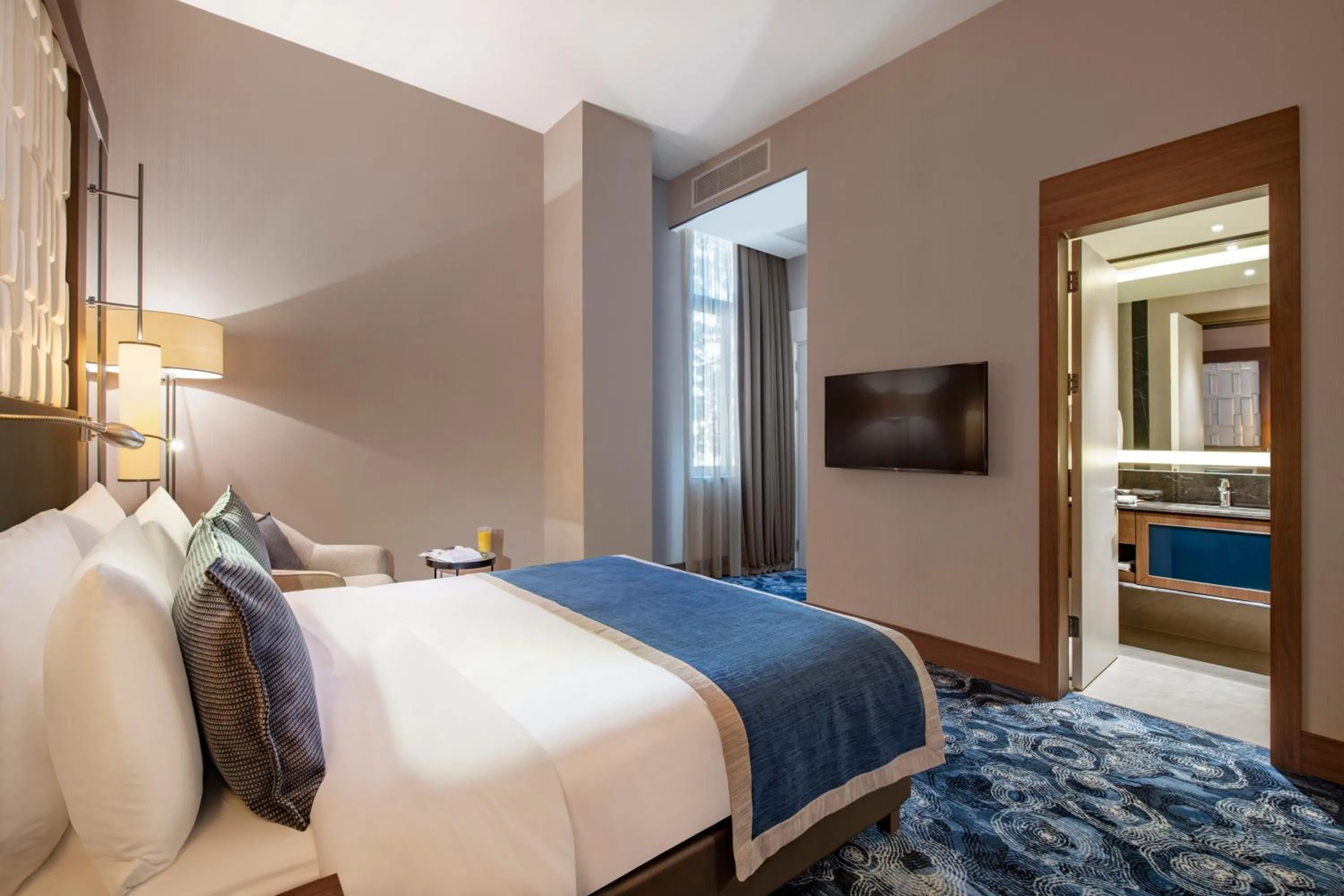 Photo of the whole room, Bed in Tbilisi Philharmonic Hotel by Mercure