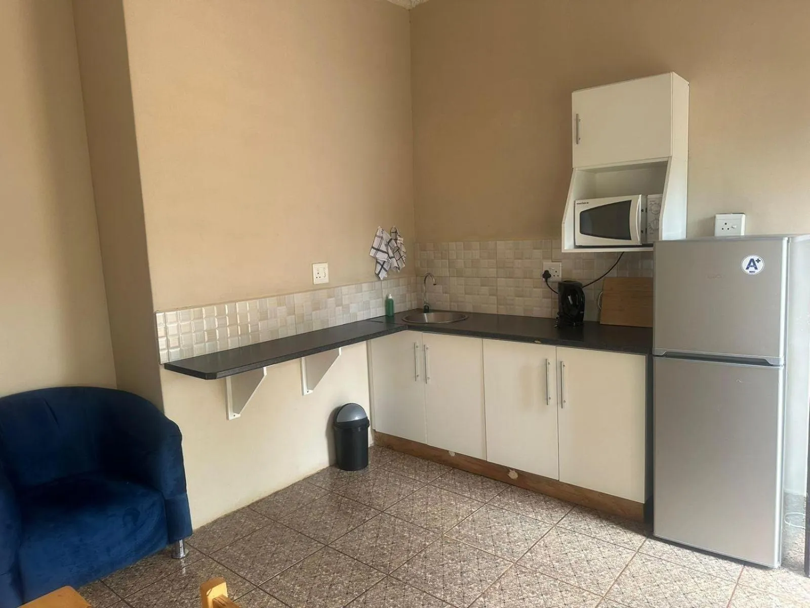 Kitchen or kitchenette in Hluzu Guest House