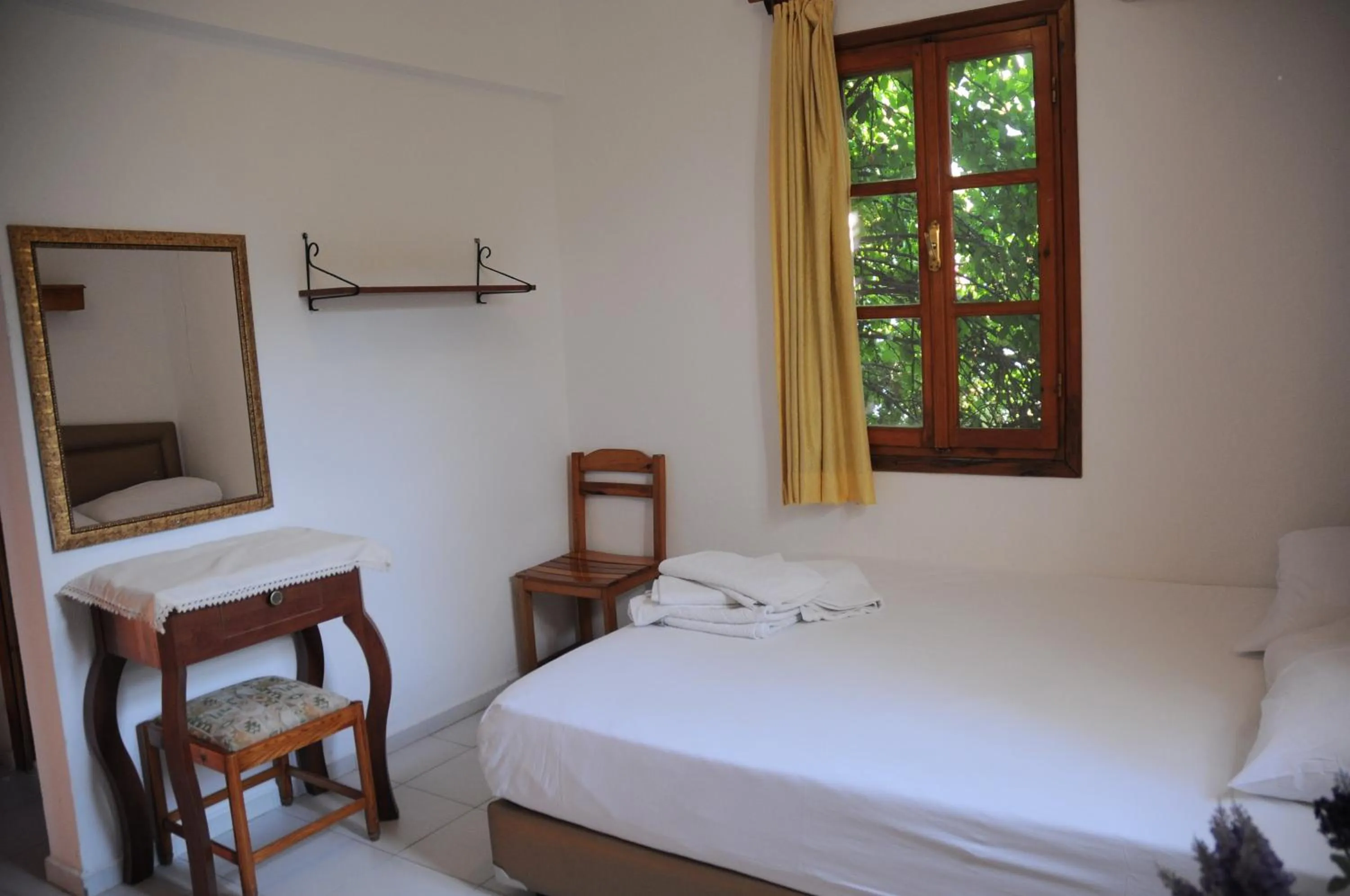 Photo of the whole room, Bed in Hotel Gulec