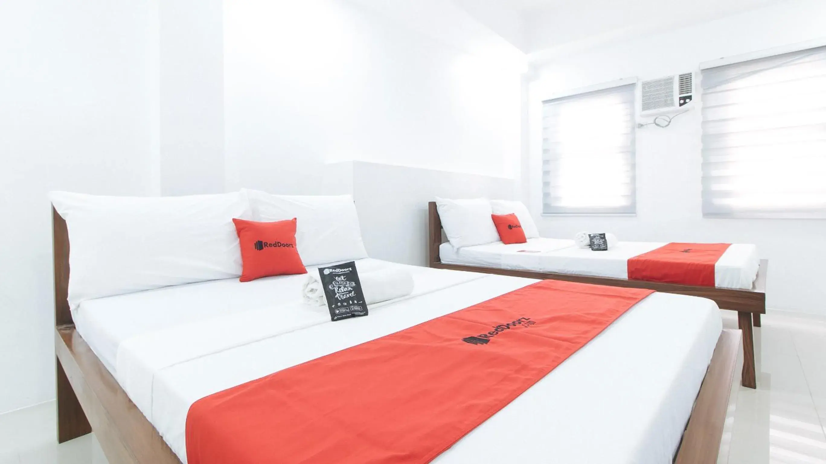 Bed in RedDoorz Plus at DBuilders Poblacion BGC Bed in RedDoorz Plus at DBuilders Poblacion BGC