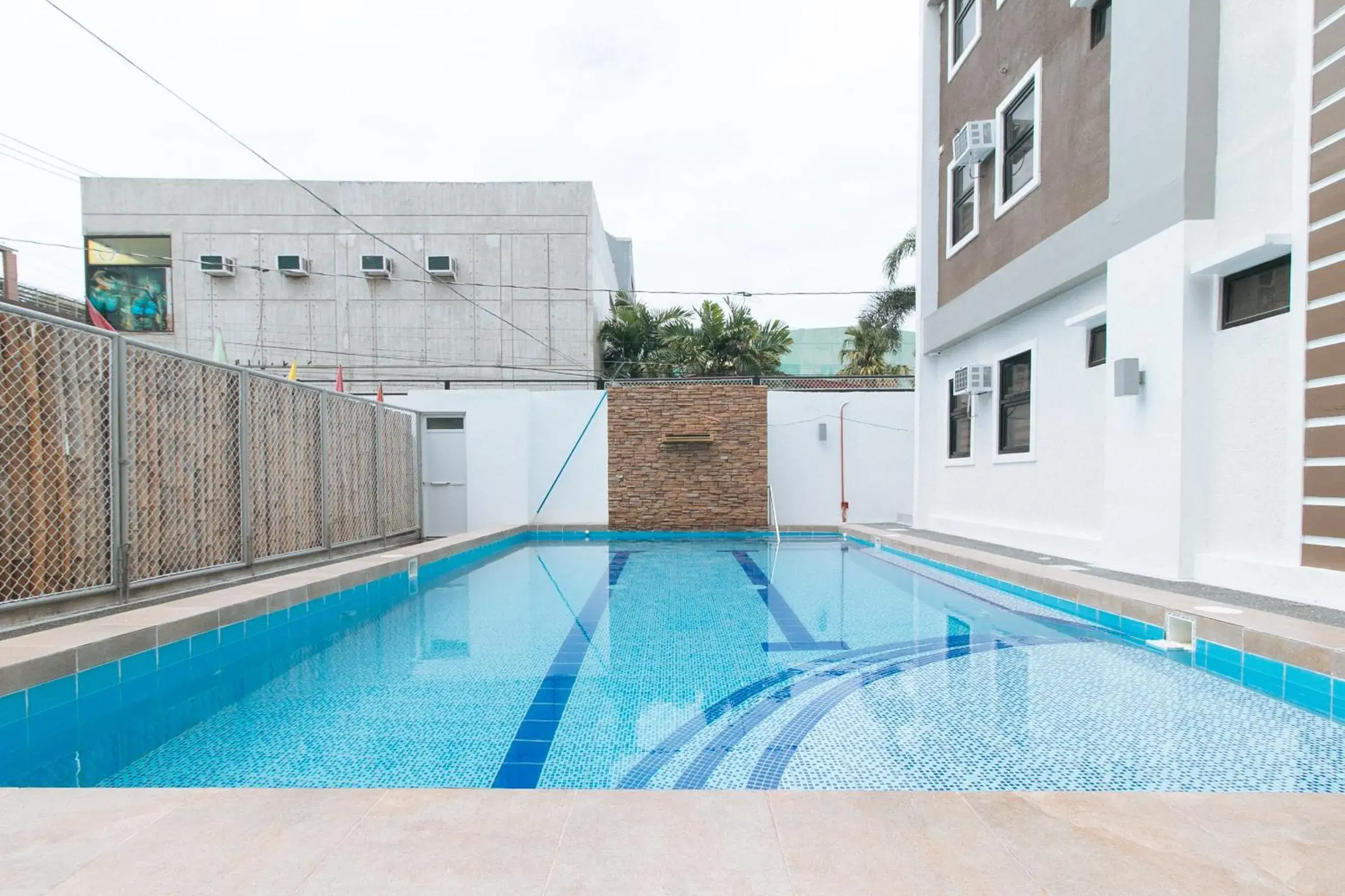 Swimming pool in RedDoorz Plus at DBuilders Poblacion BGC Swimming pool in RedDoorz Plus at DBuilders Poblacion BGC