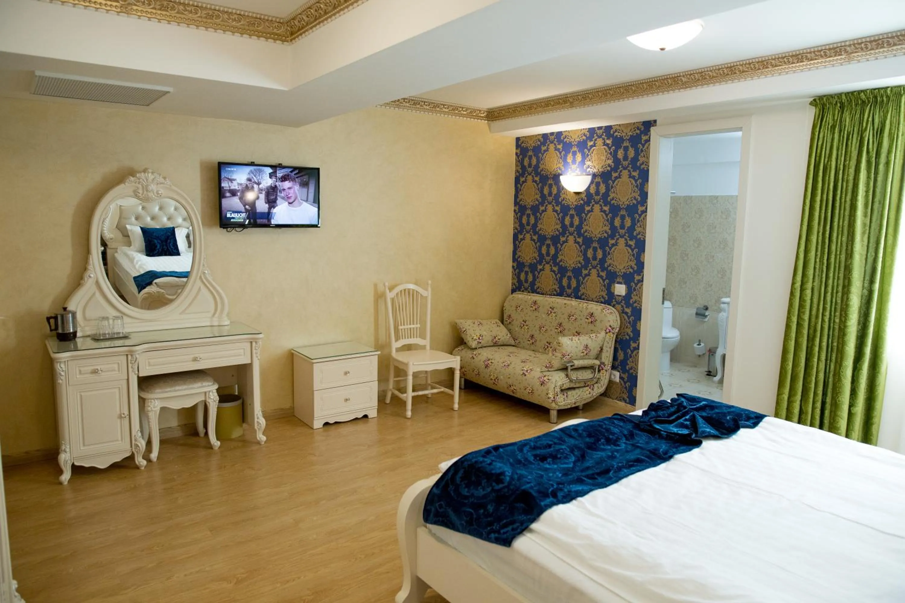 Photo of the whole room, Bed in Hotel Helin Central