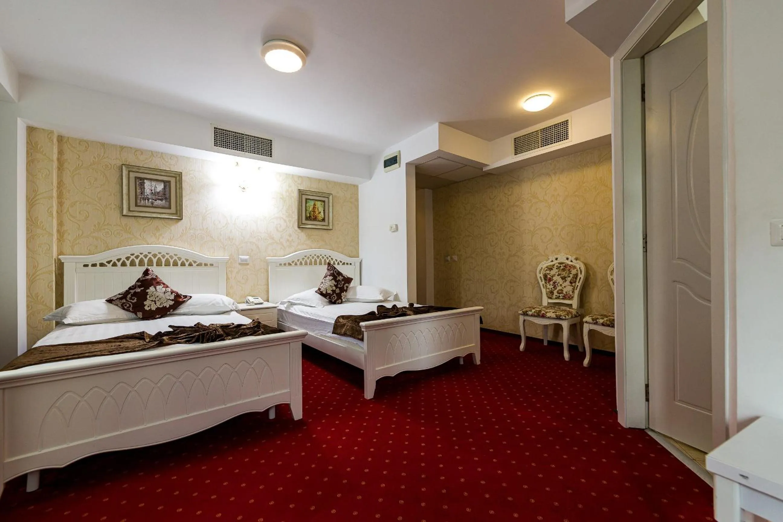 Bed in Hotel Helin Central