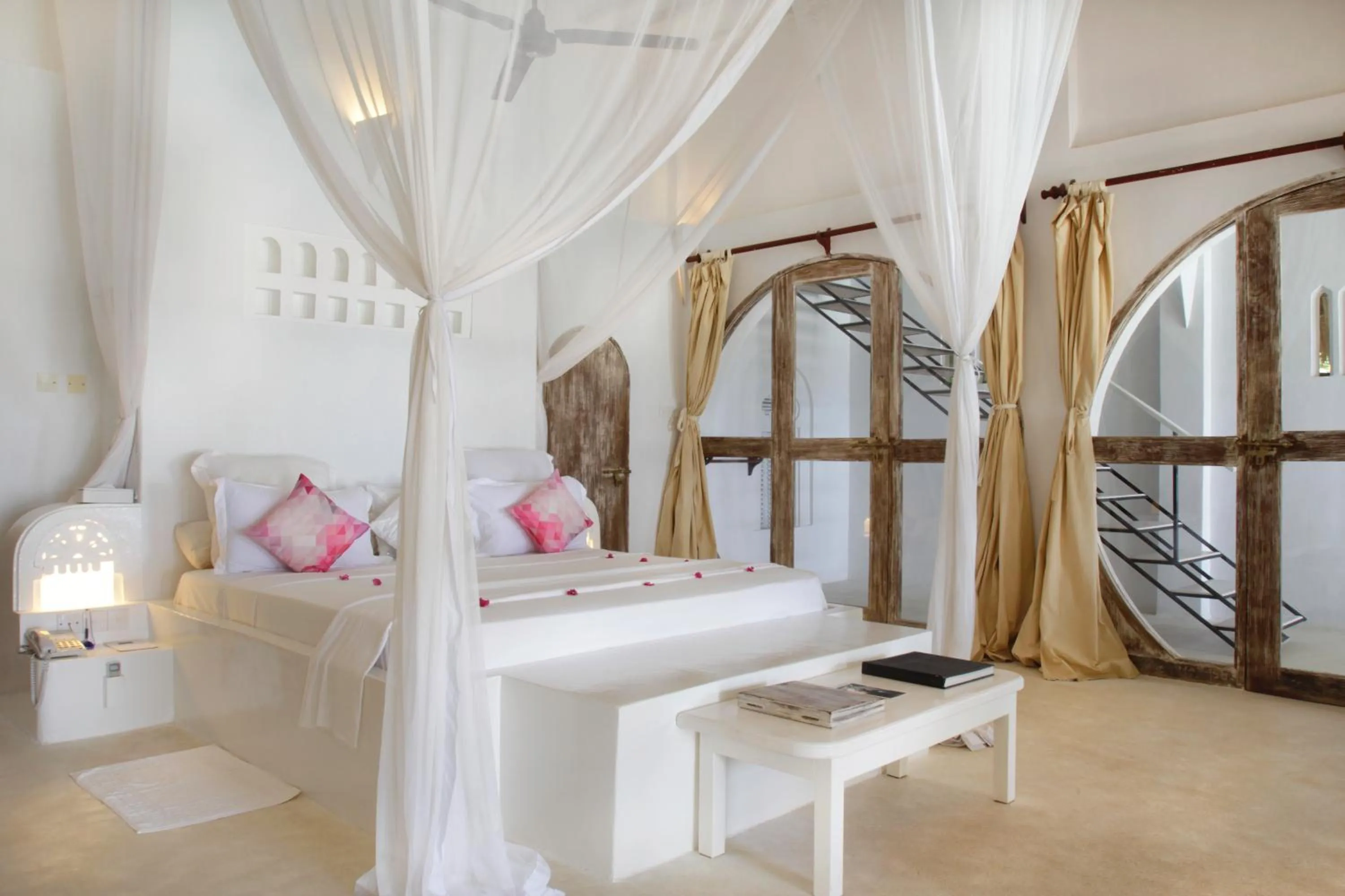 Photo of the whole room, Bed in Msambweni Beach House and Private Villas