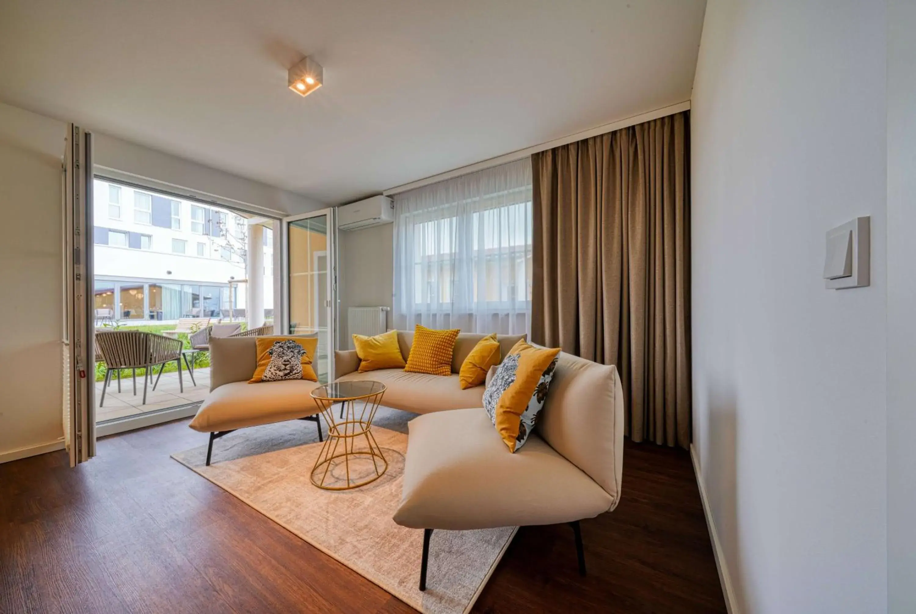 Photo of the whole room in FourSide Hotel Ringsheim, Trademark Collection by Wyndham Photo of the whole room in FourSide Hotel Ringsheim, Trademark Collection by Wyndham