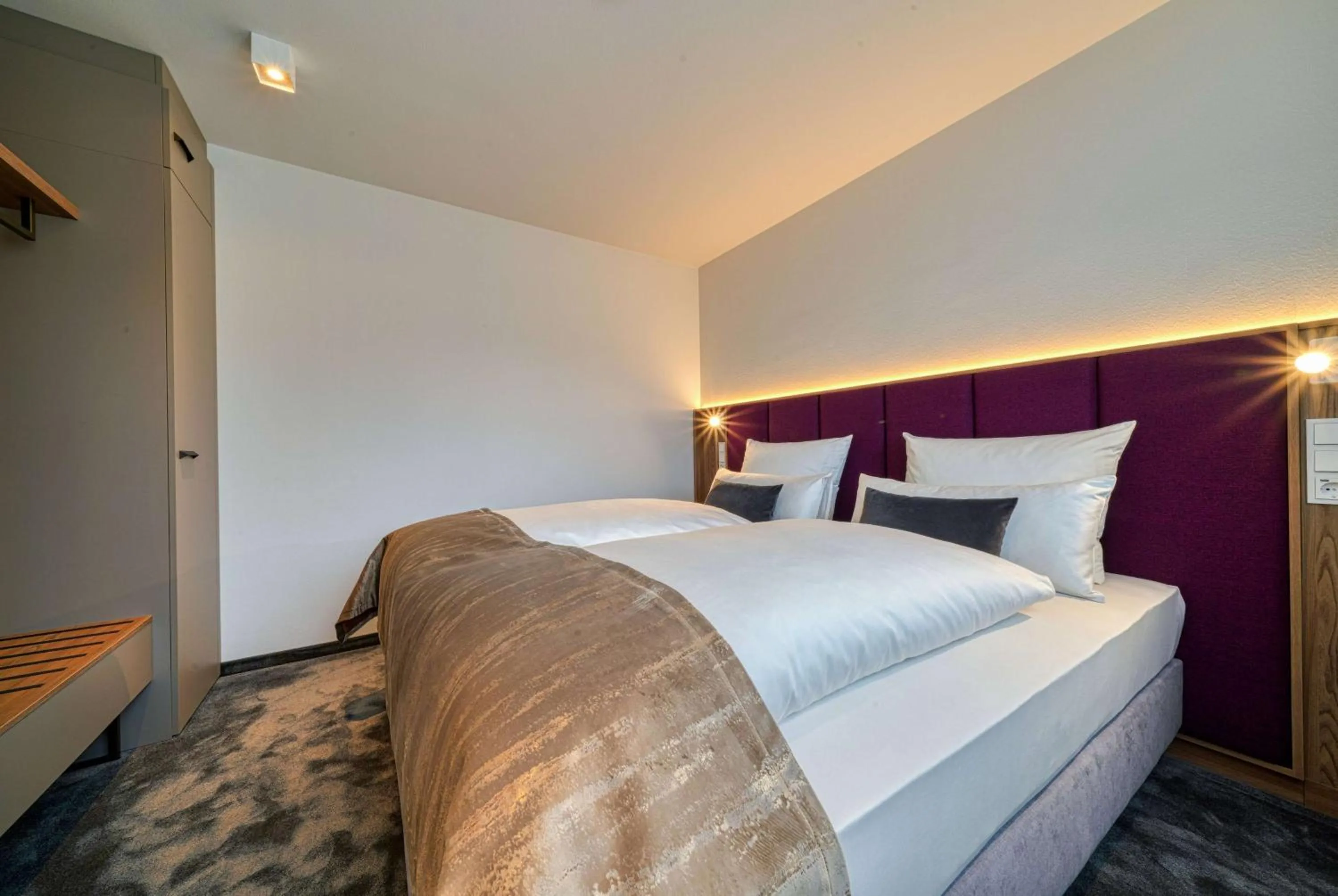 Photo of the whole room, Bed in FourSide Hotel Ringsheim, Trademark Collection by Wyndham