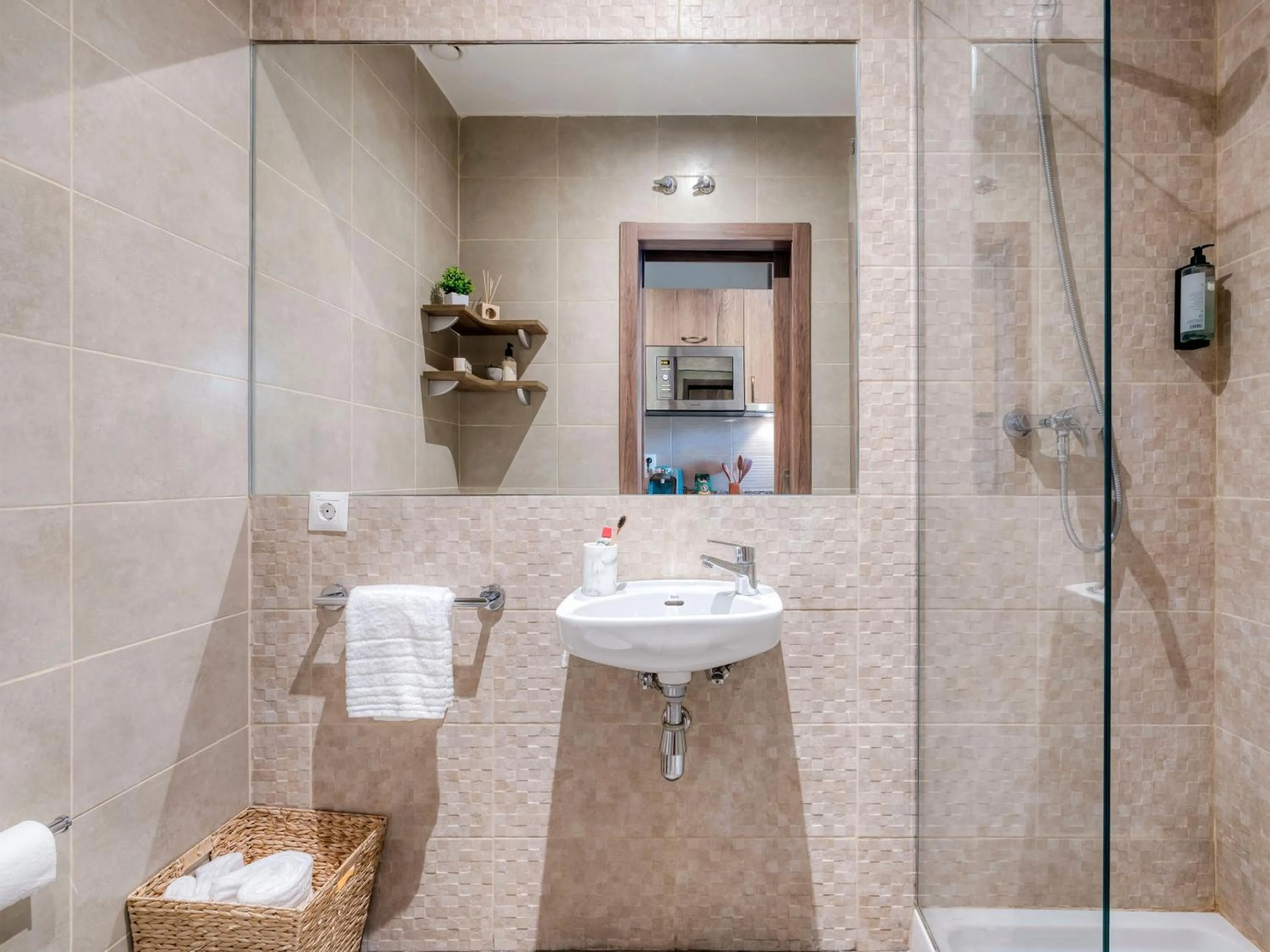 Shower in Livensa Living Studios Valencia Marina Real Hotel-Apartamento