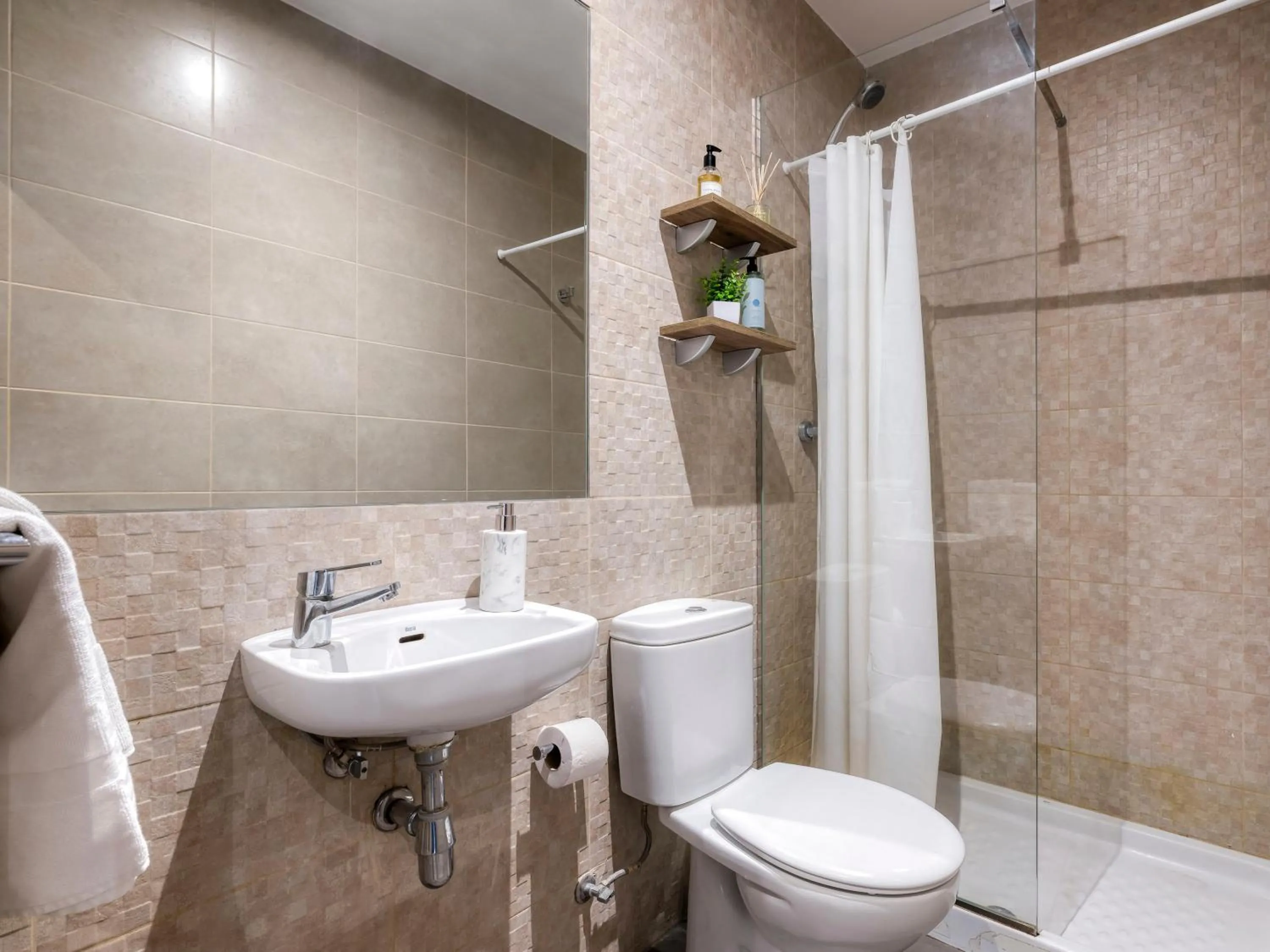 Toilet in Livensa Living Studios Valencia Marina Real Hotel-Apartamento