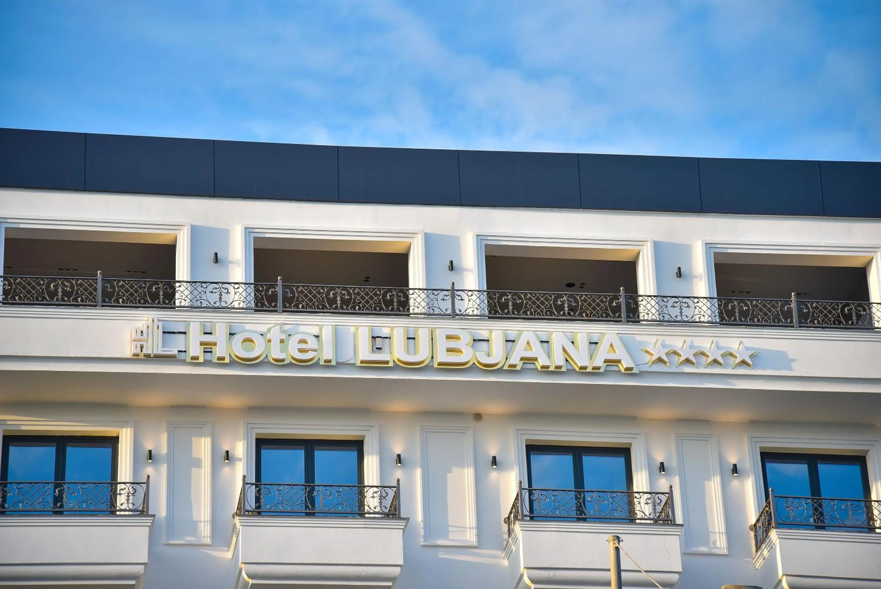 Property building in Dolanit Hotels Lubjana