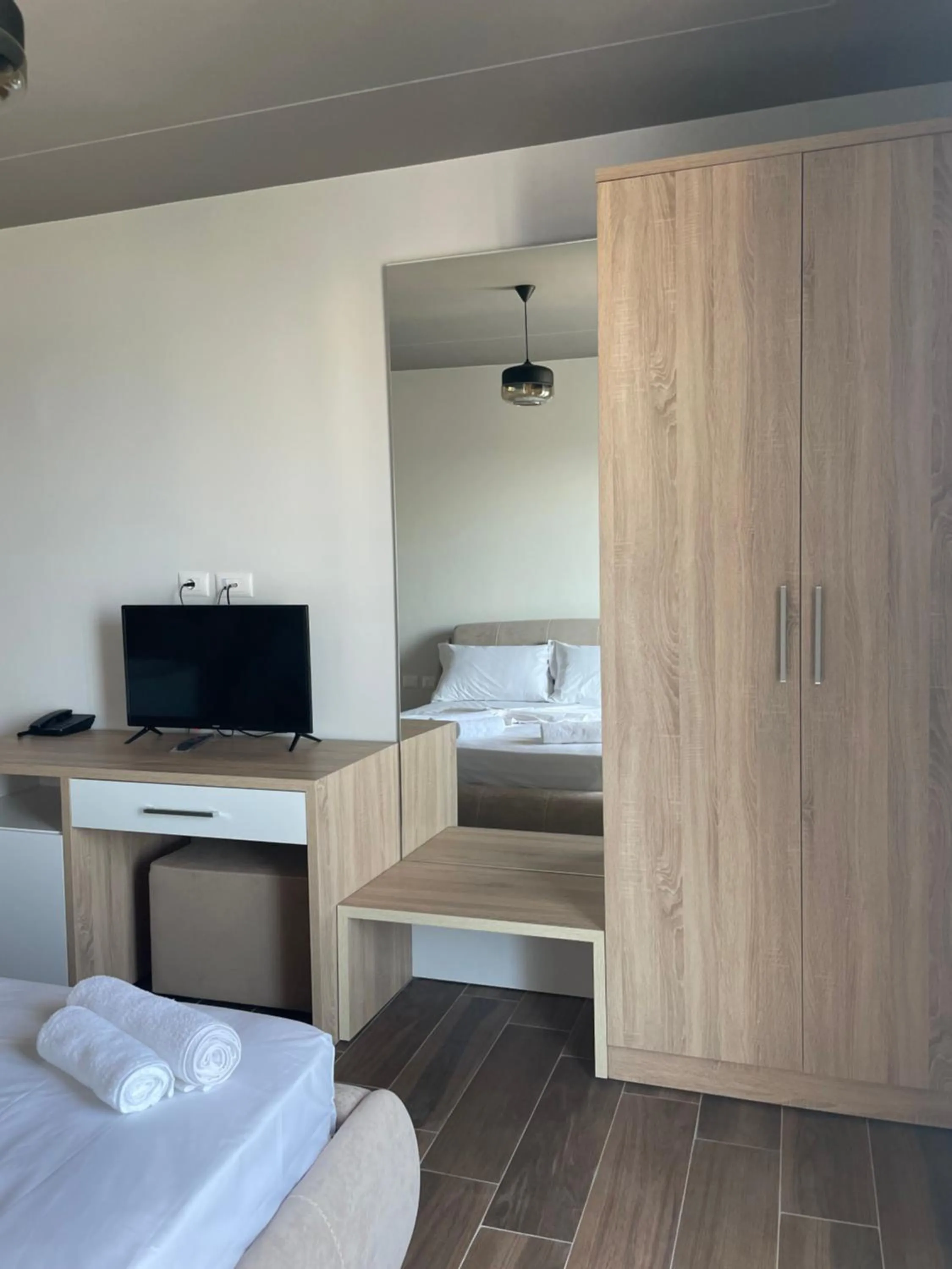 TV and multimedia, Bed in Dolanit Hotels Lubjana