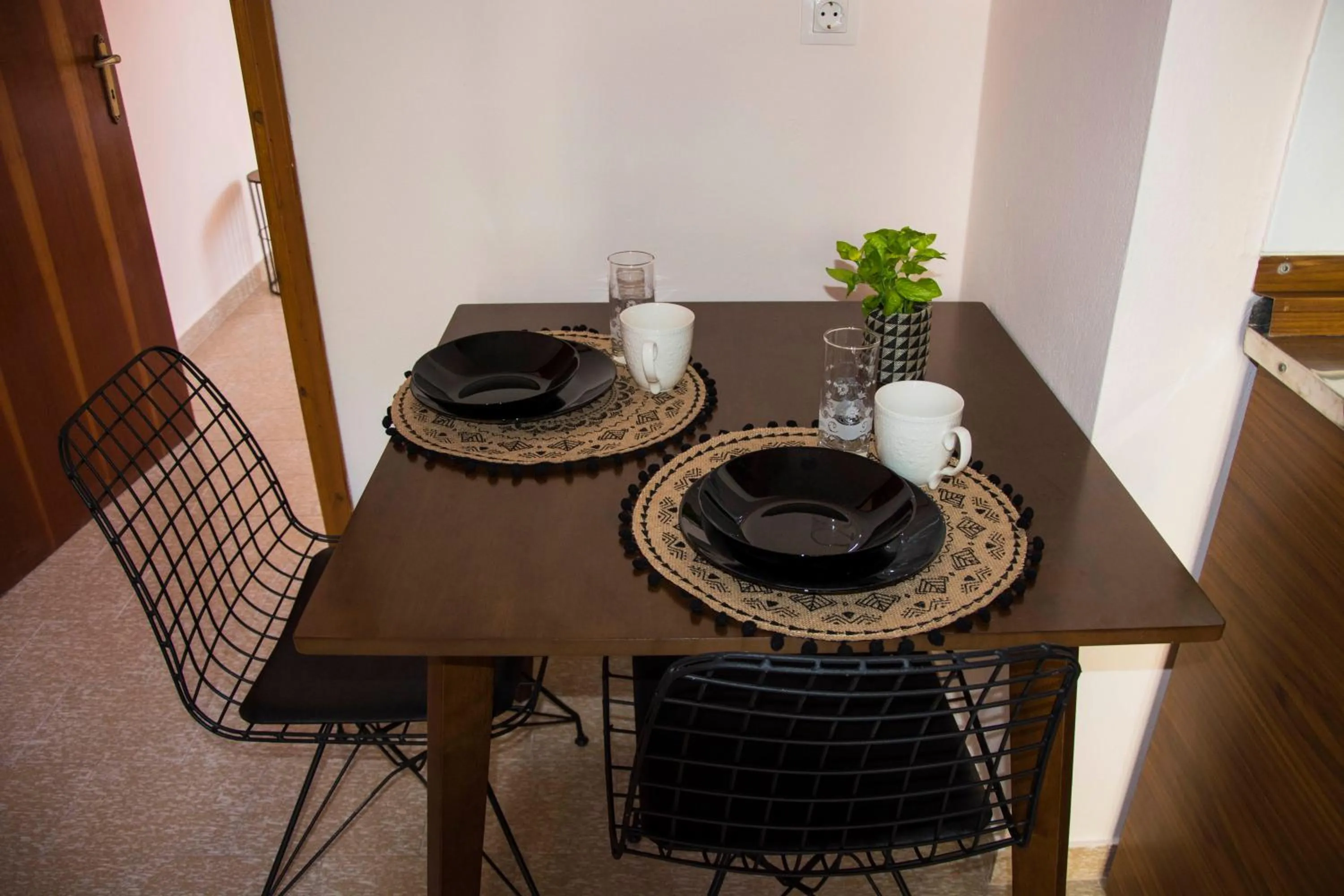 Dining area in Φiloxenia Apartments