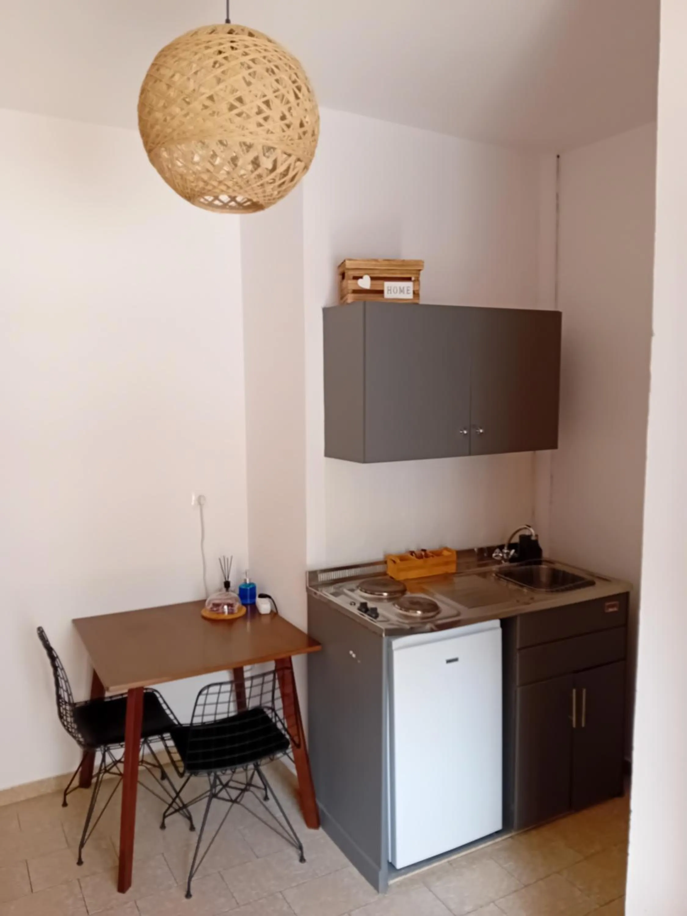 Kitchen or kitchenette in Φiloxenia Apartments