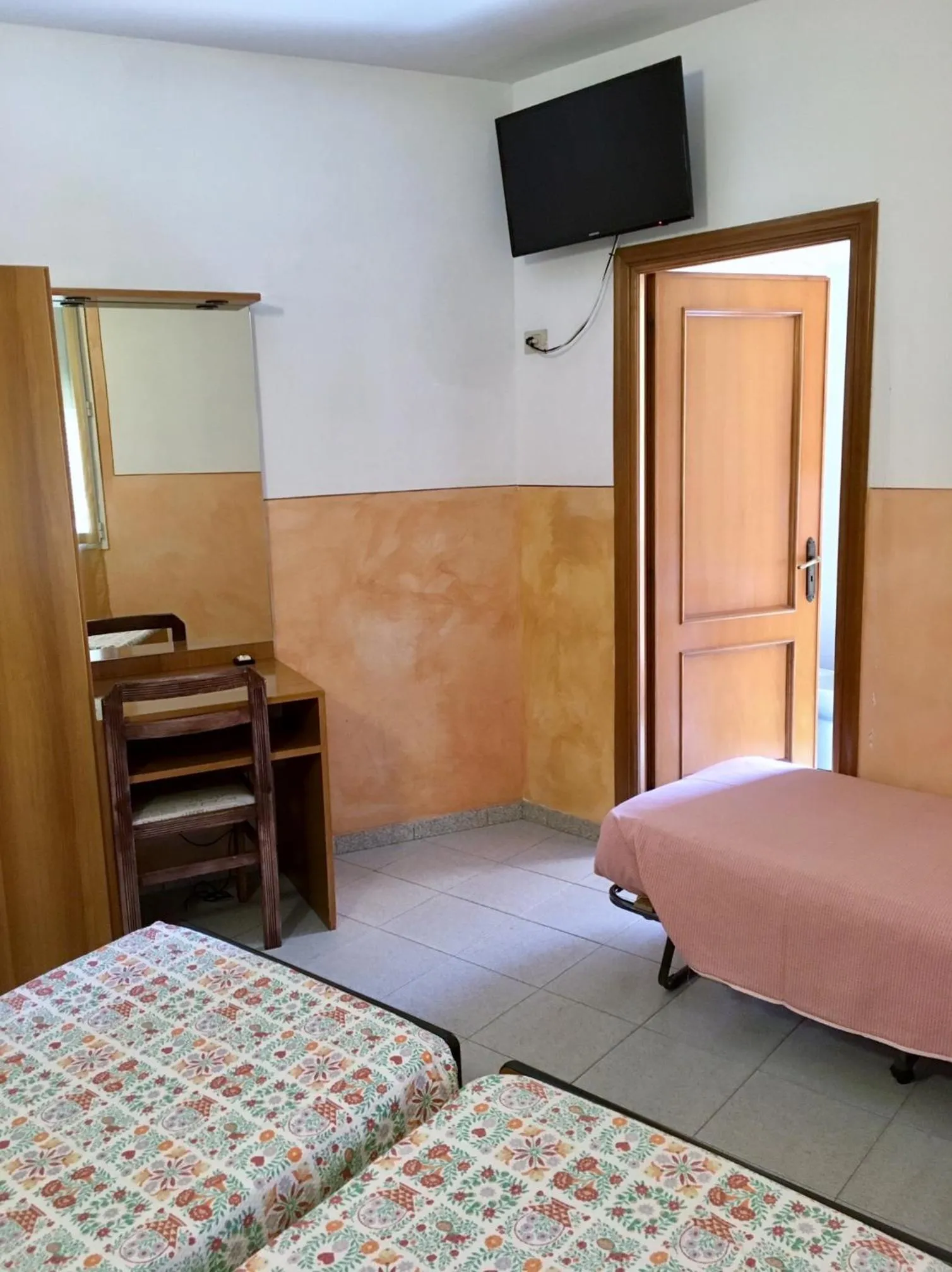 Bed in Albergo Florida Taggia