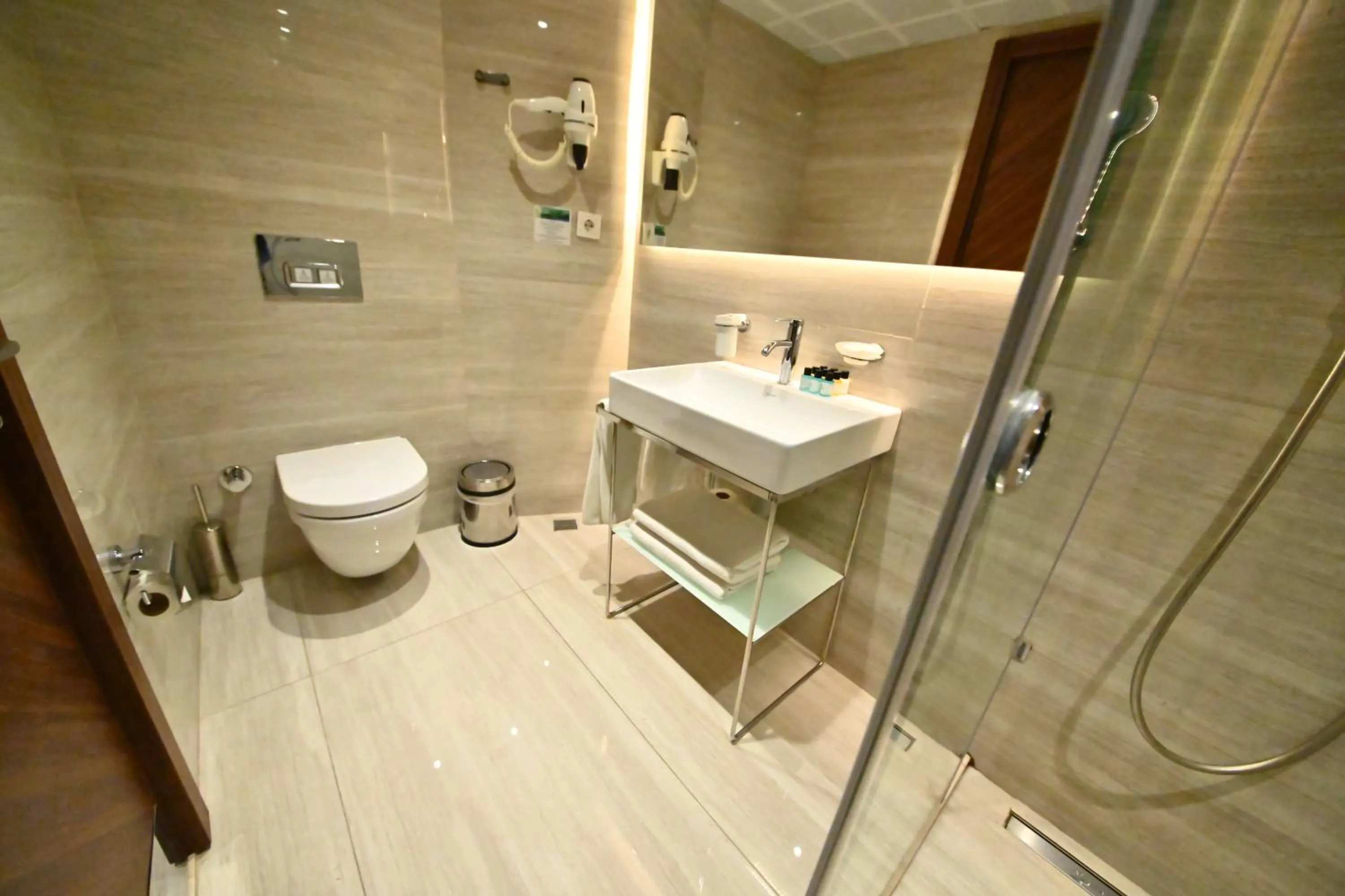 Shower in Sogut Hotel Old City