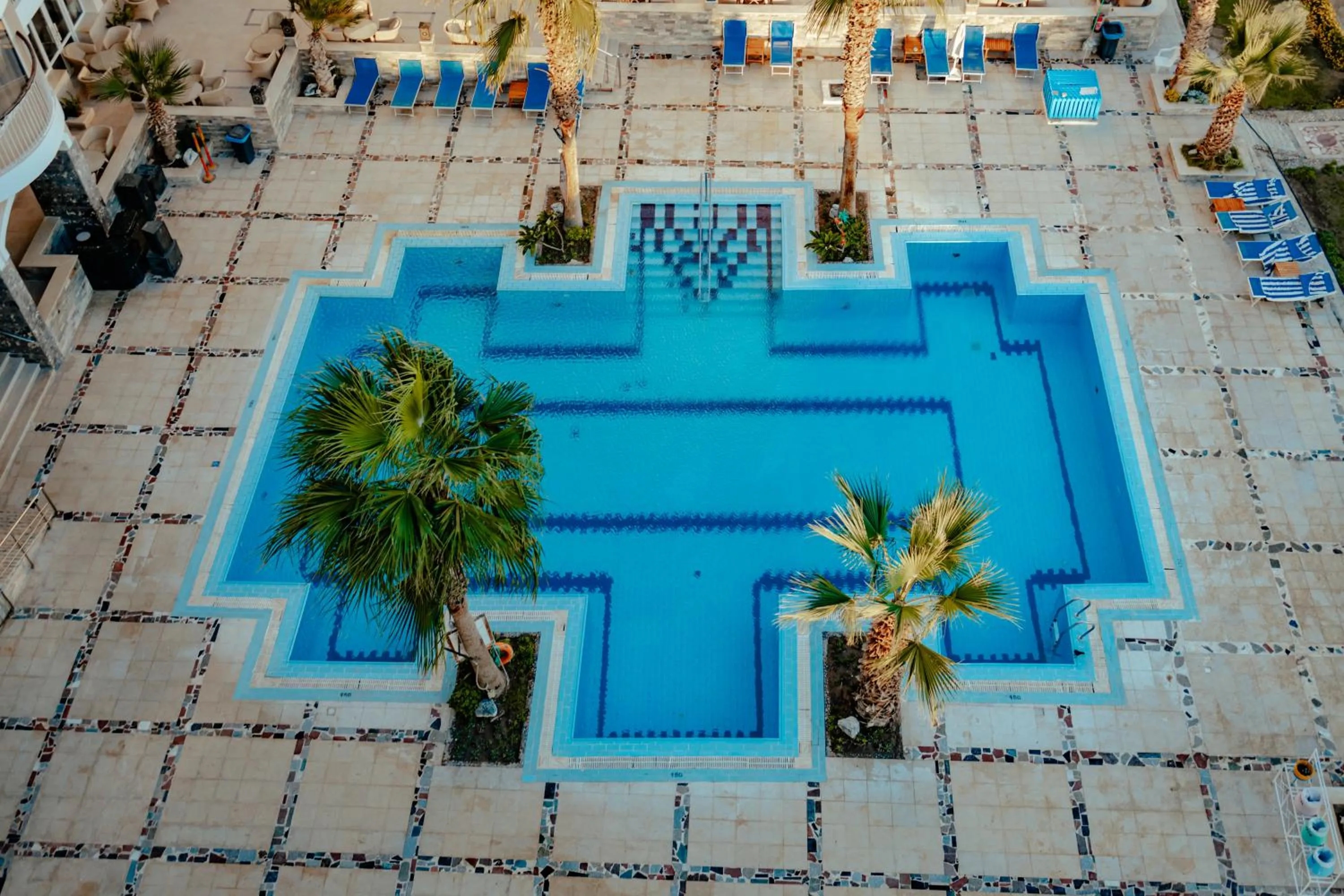 Swimming pool in Royal Star Beach Resort