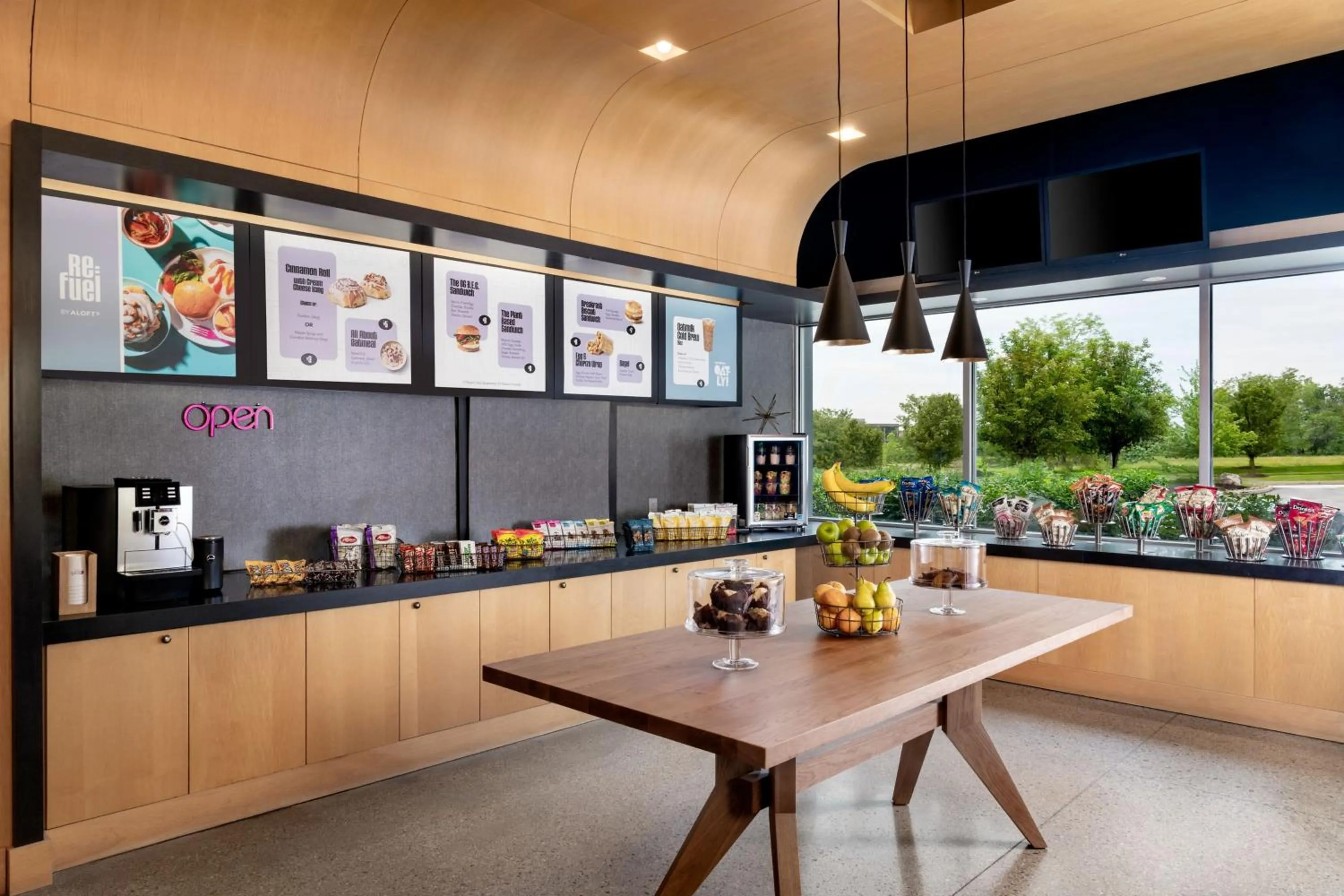 Restaurant/places to eat in Aloft Beachwood