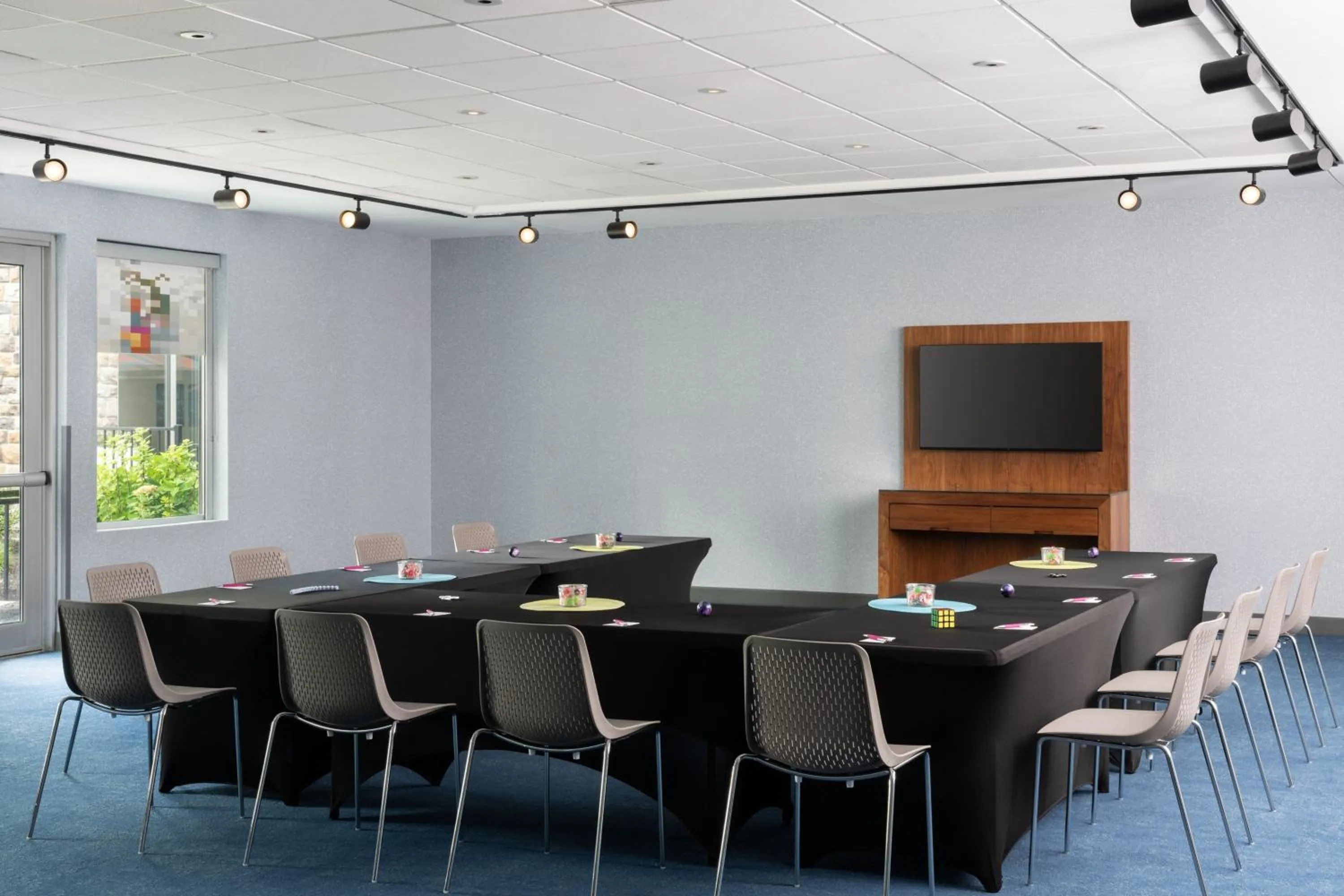 Meeting/conference room in Aloft Beachwood