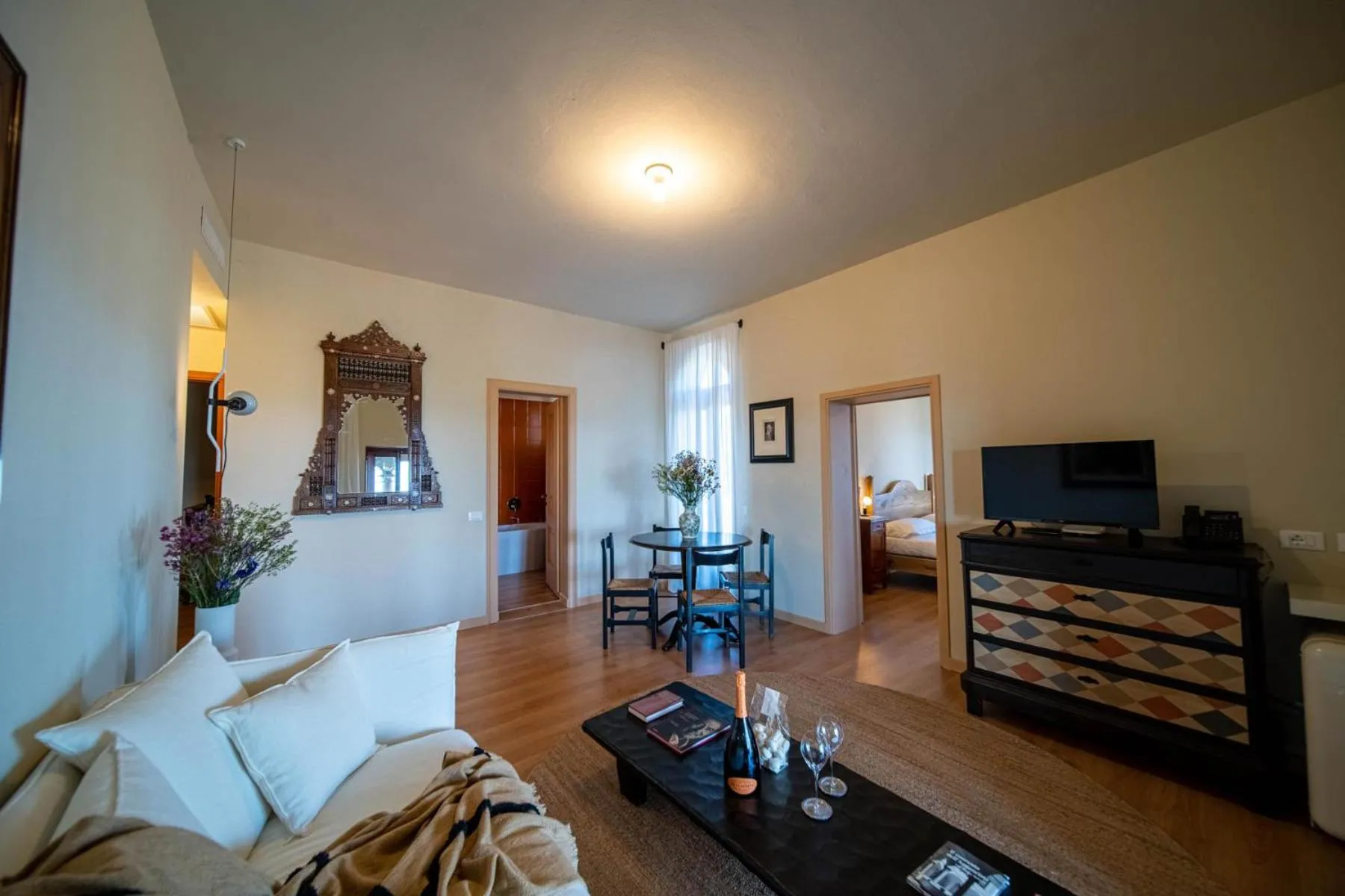 Communal lounge/ TV room in Annunciata Soul Retreat