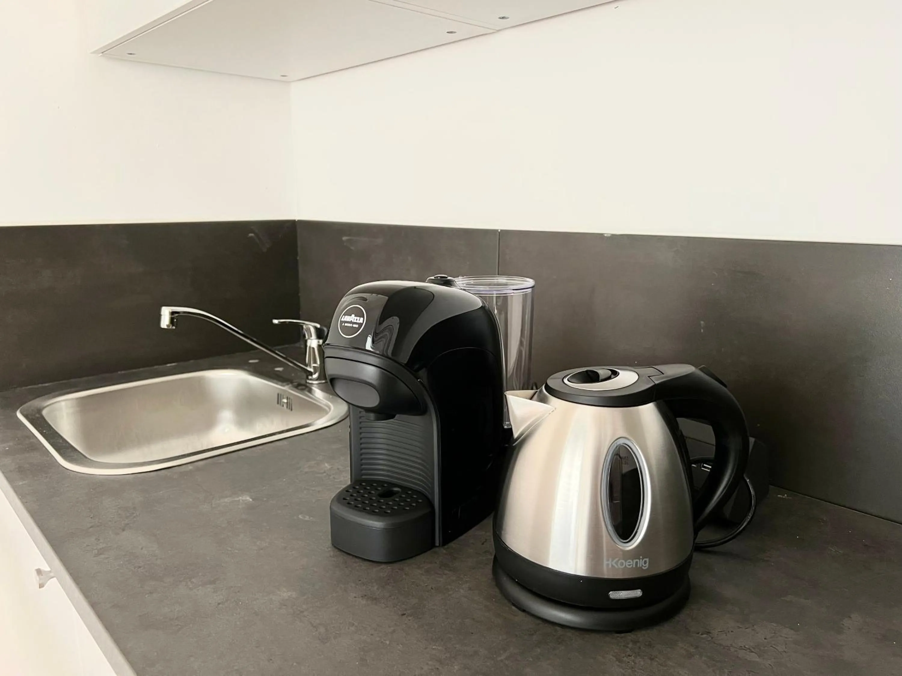 Coffee/tea facilities in Abitatt