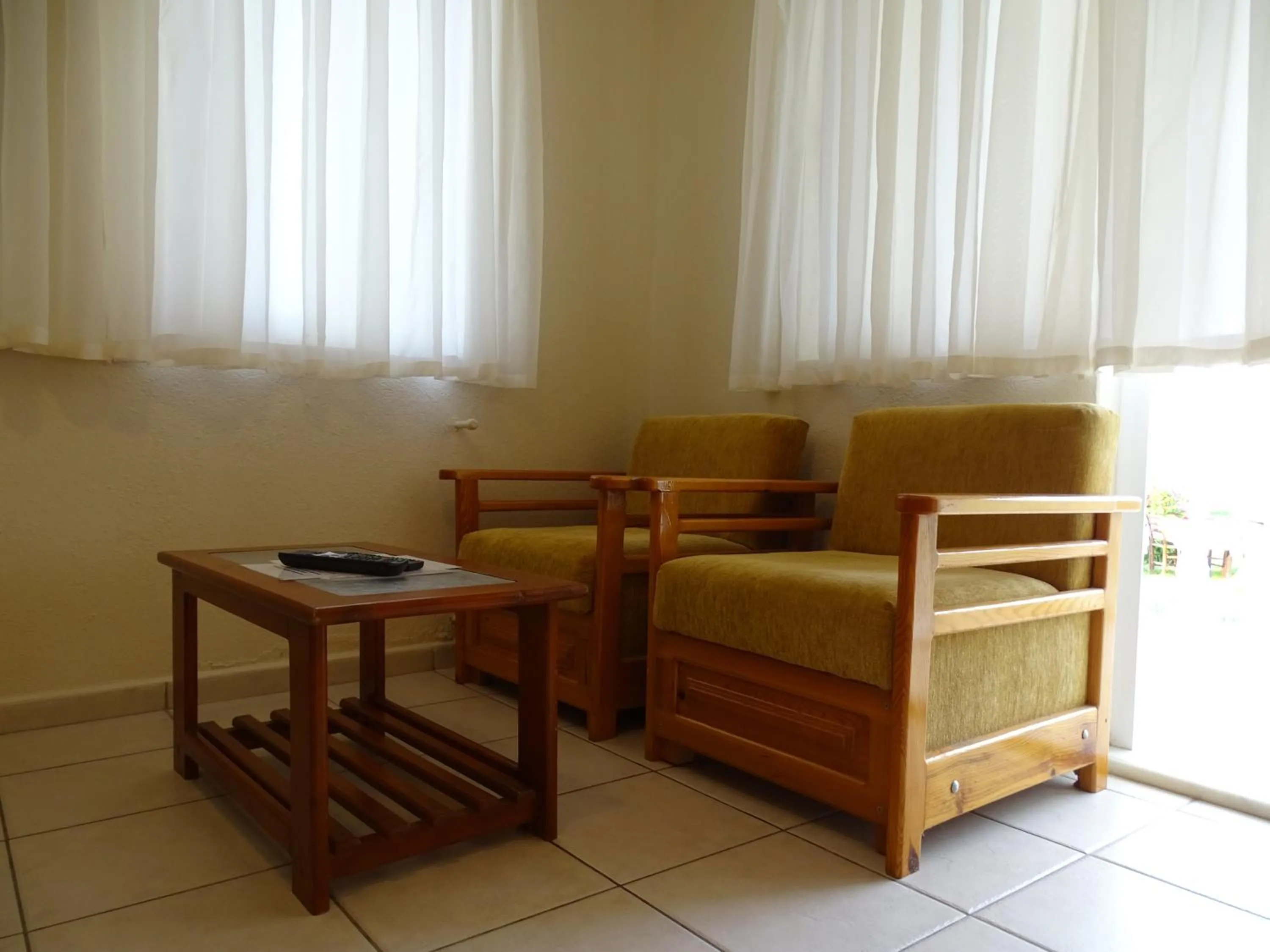 Photo of the whole room in Mavikosk