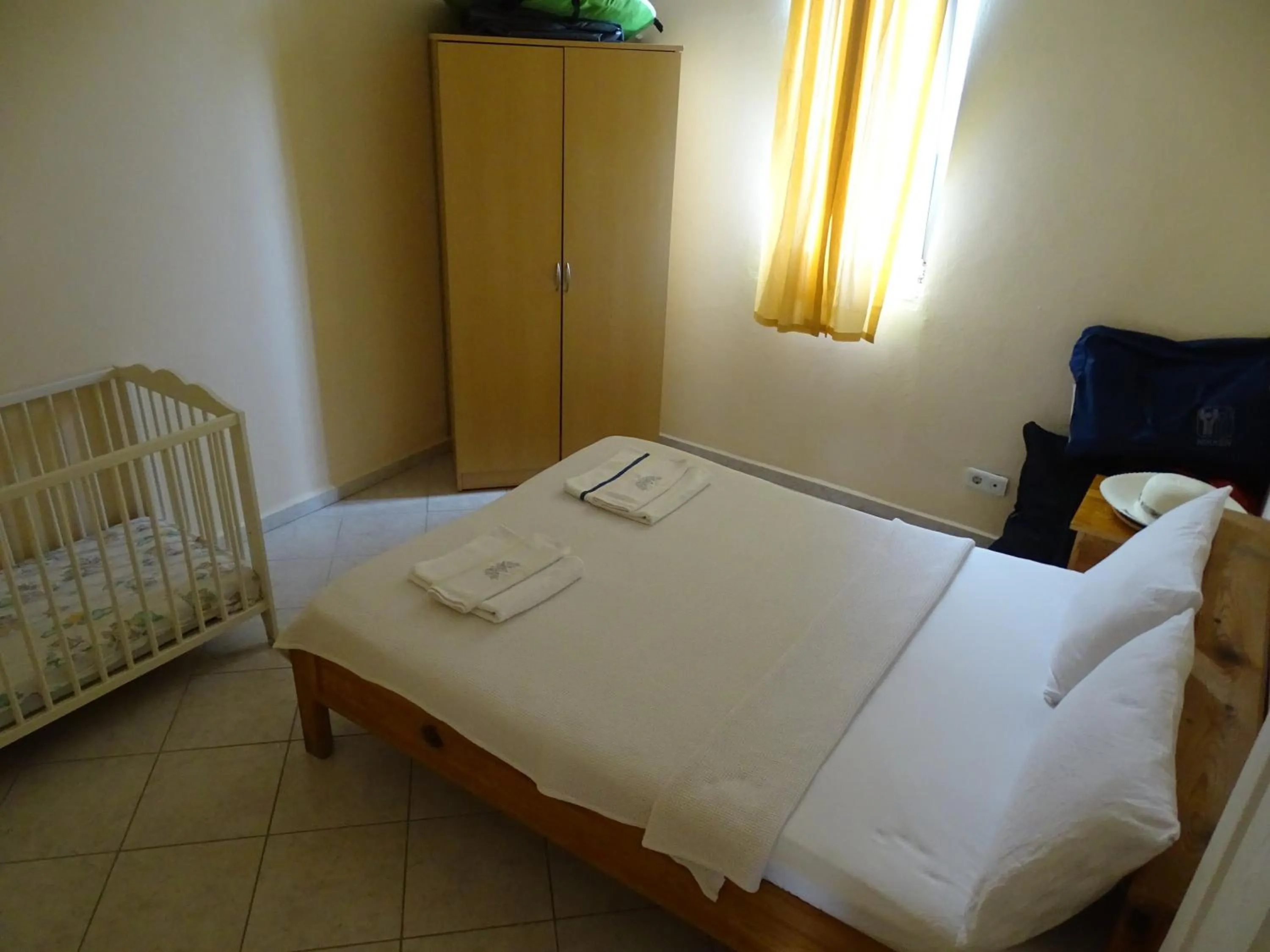 Photo of the whole room in Mavikosk