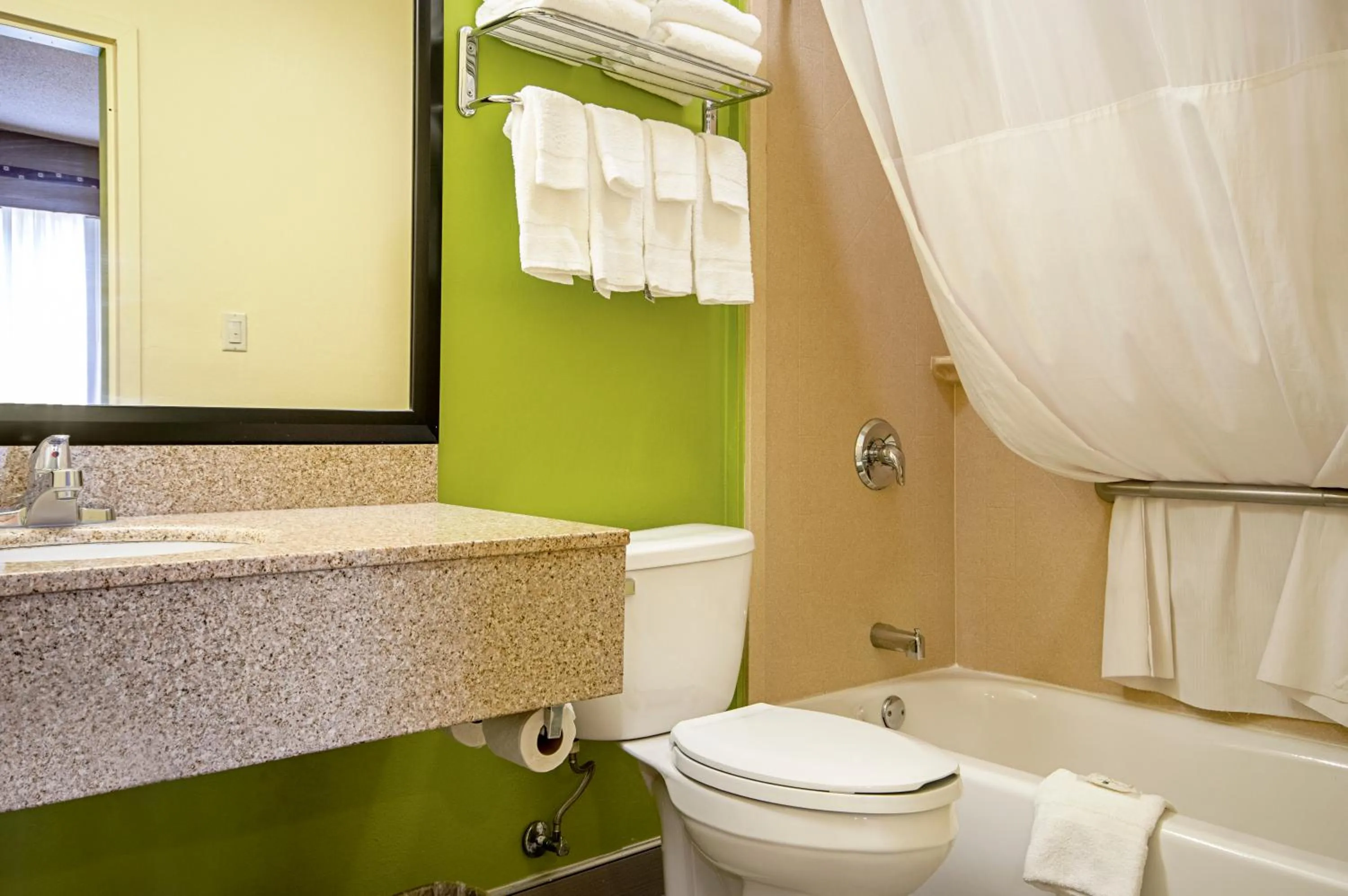 Quality Inn & Suites Glenmont - Albany South