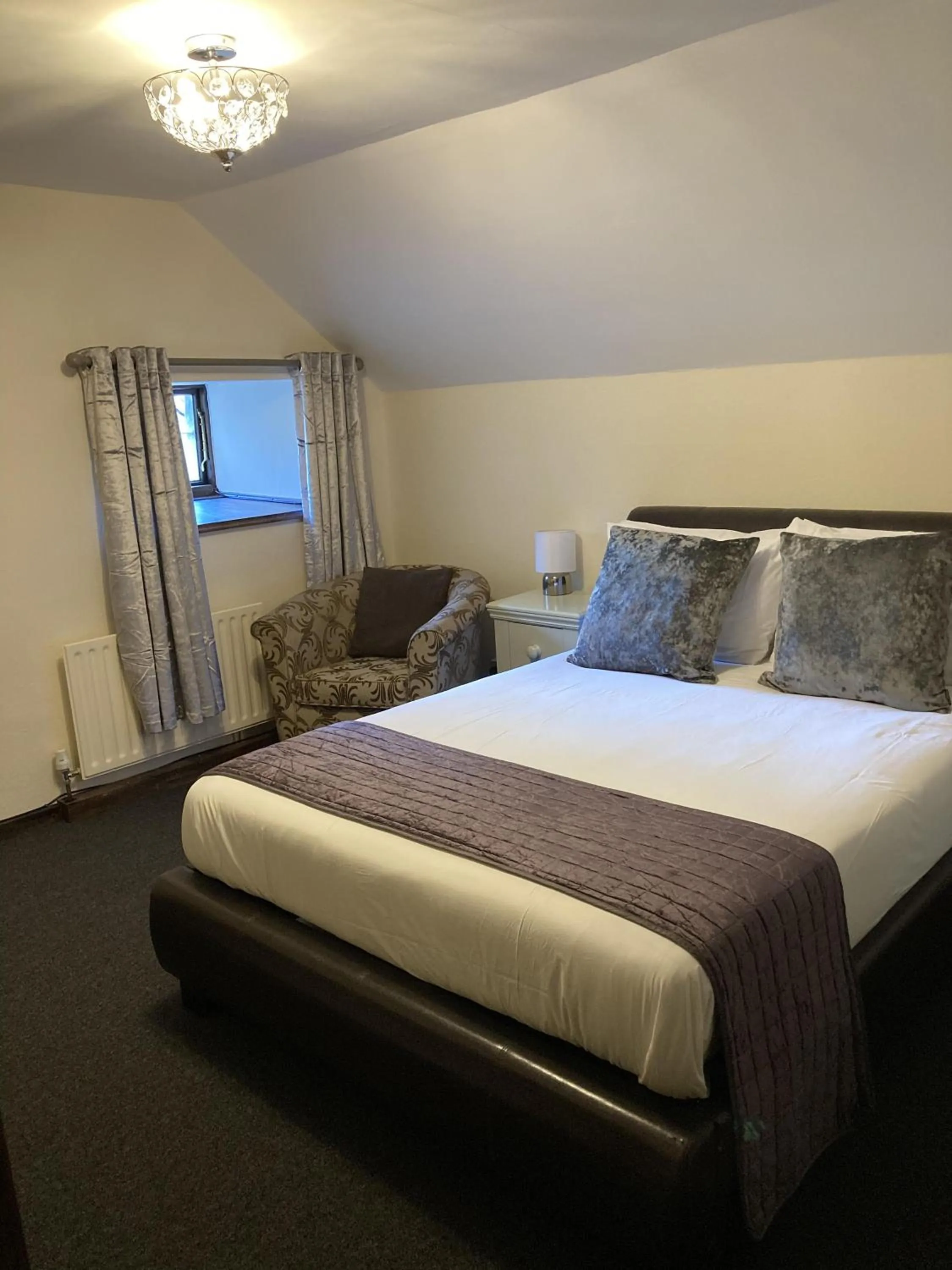 Bedroom, Bed in The Cridford Inn