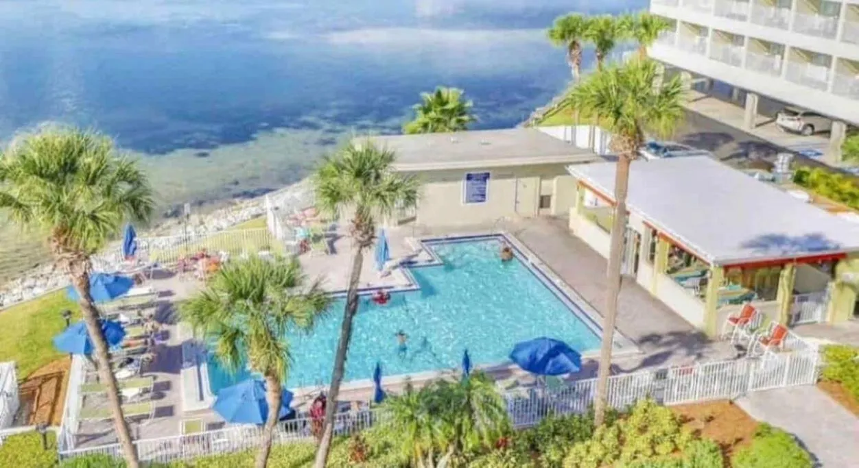 Amazing Waterfront Views Resort, Enjoy Heated Pool & Sunset!