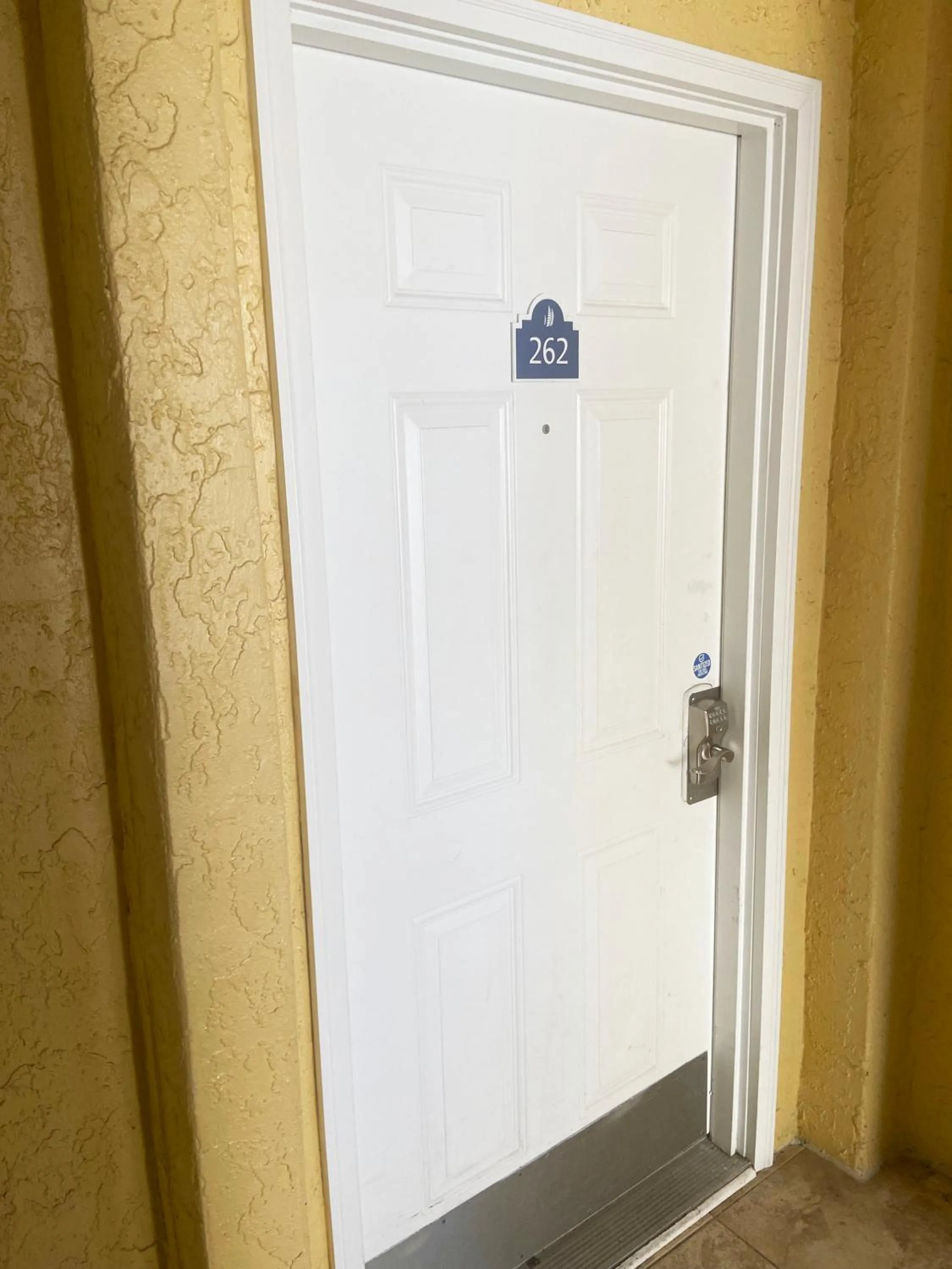 Amazing Waterfront Views Resort, Enjoy Heated Pool & Sunset!