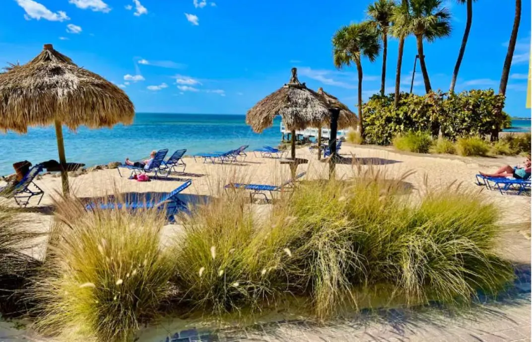 Amazing Waterfront Views Resort, Enjoy Heated Pool & Sunset!