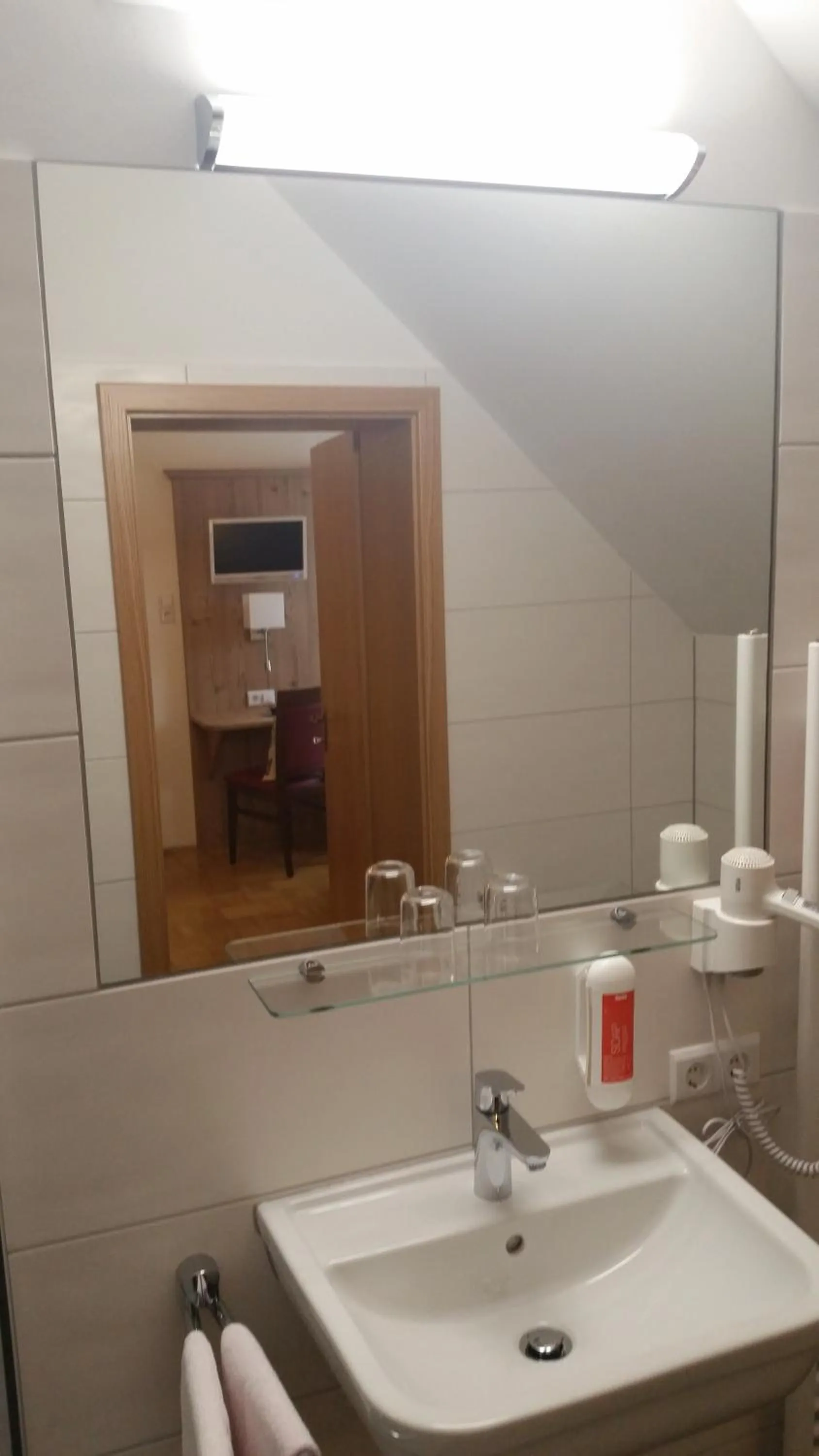 Bathroom in Gasthof Zur frohen Einkehr