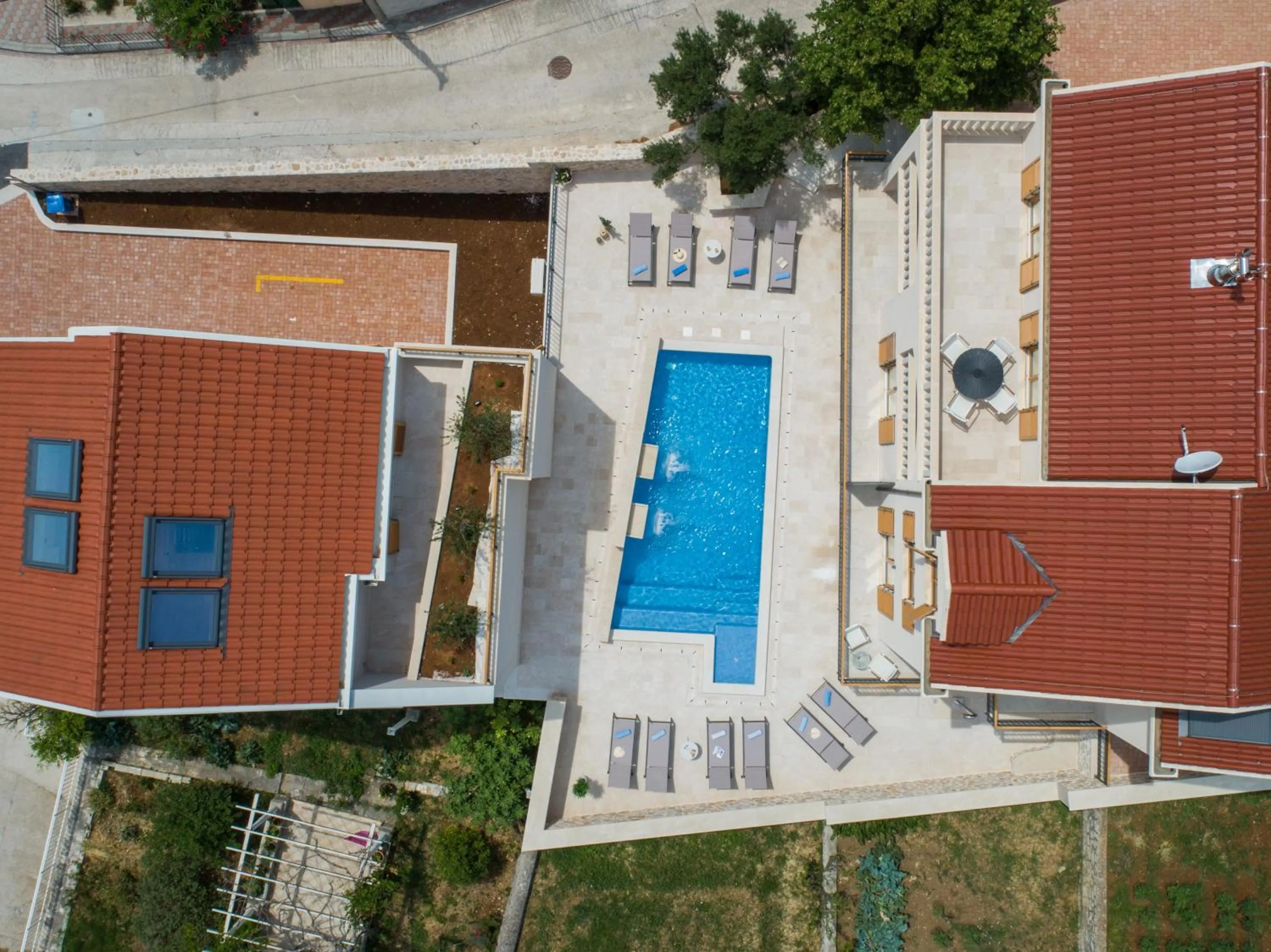 Property building in Casa Laurea