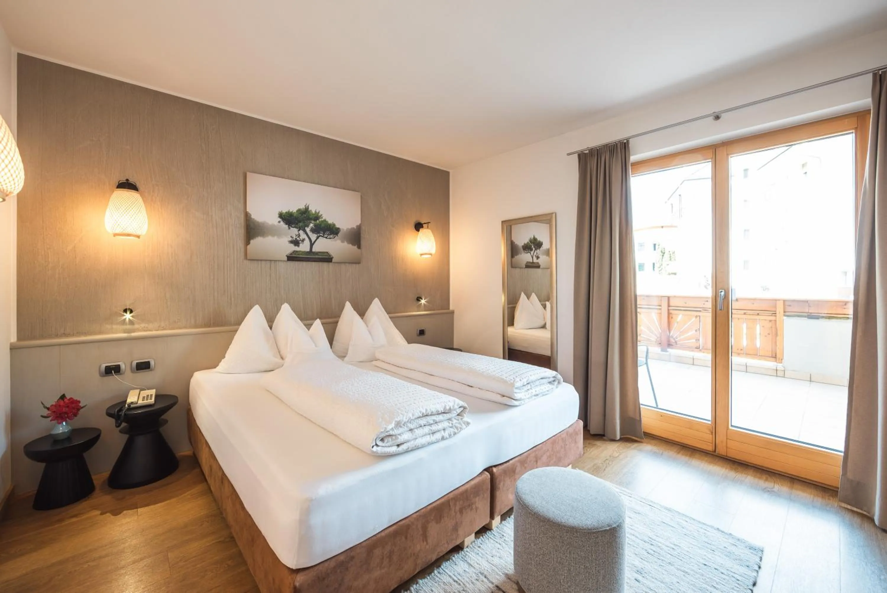 Property building, Bed in Hotel Bischofhof