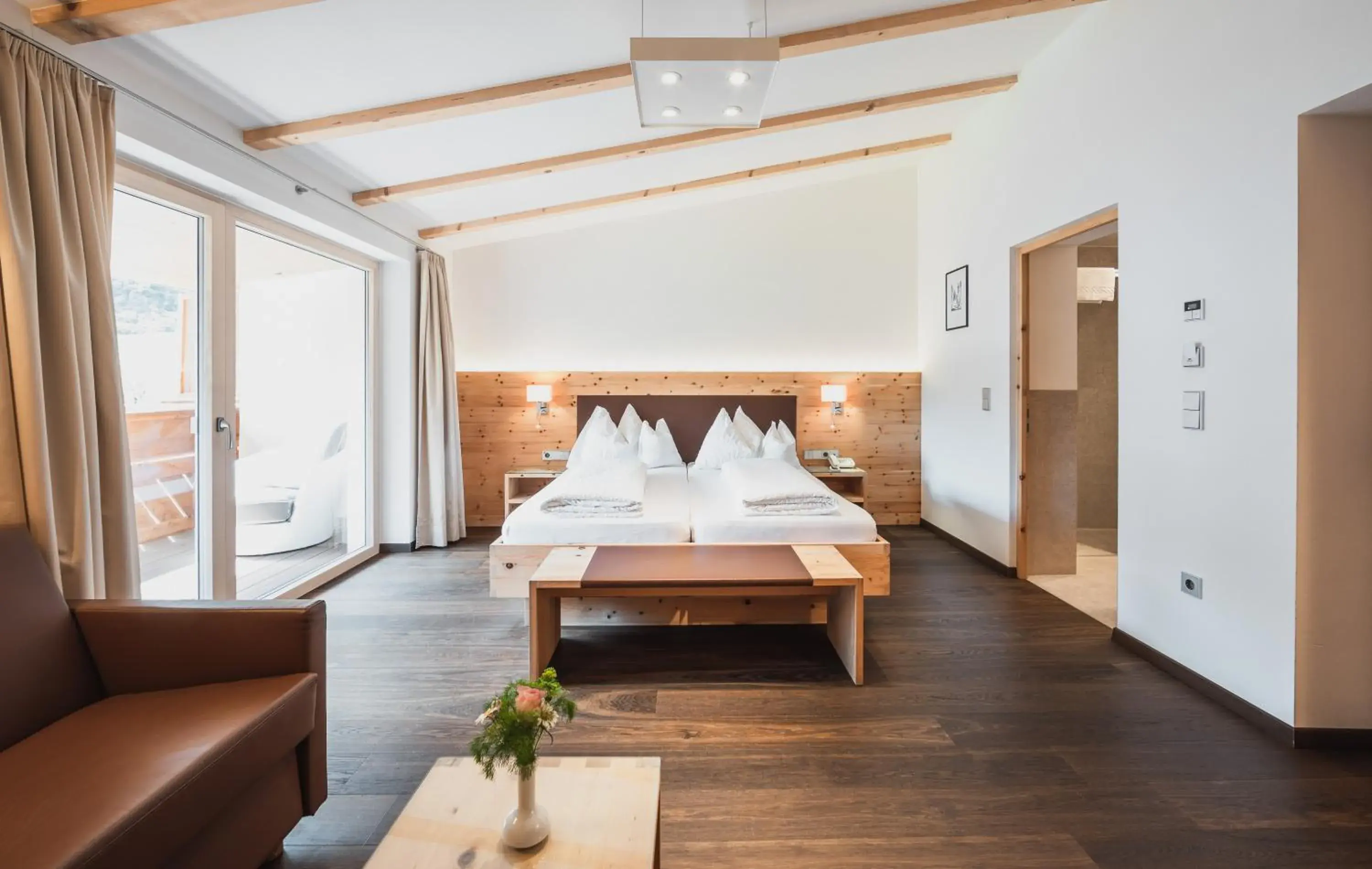 Deluxe Double Room in Hotel Bischofhof Deluxe Double Room in Hotel Bischofhof