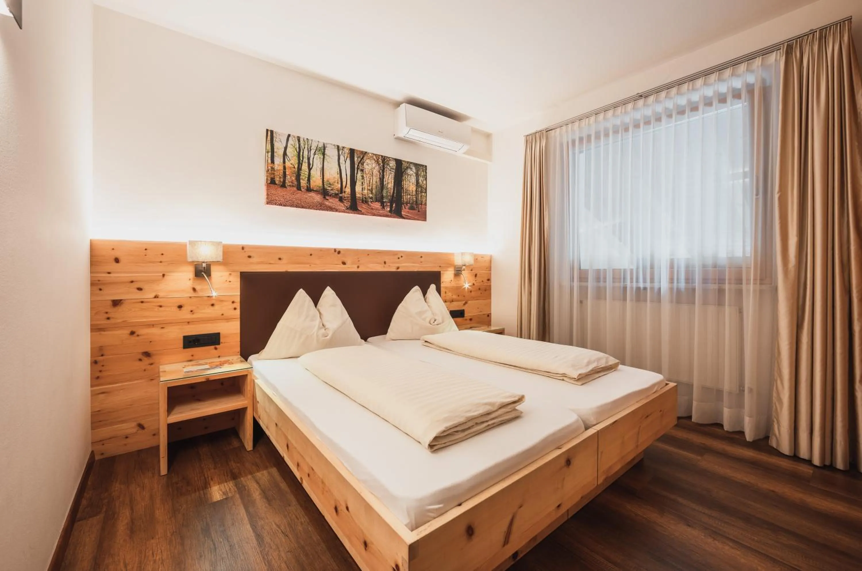 Photo of the whole room, Bed in Hotel Bischofhof