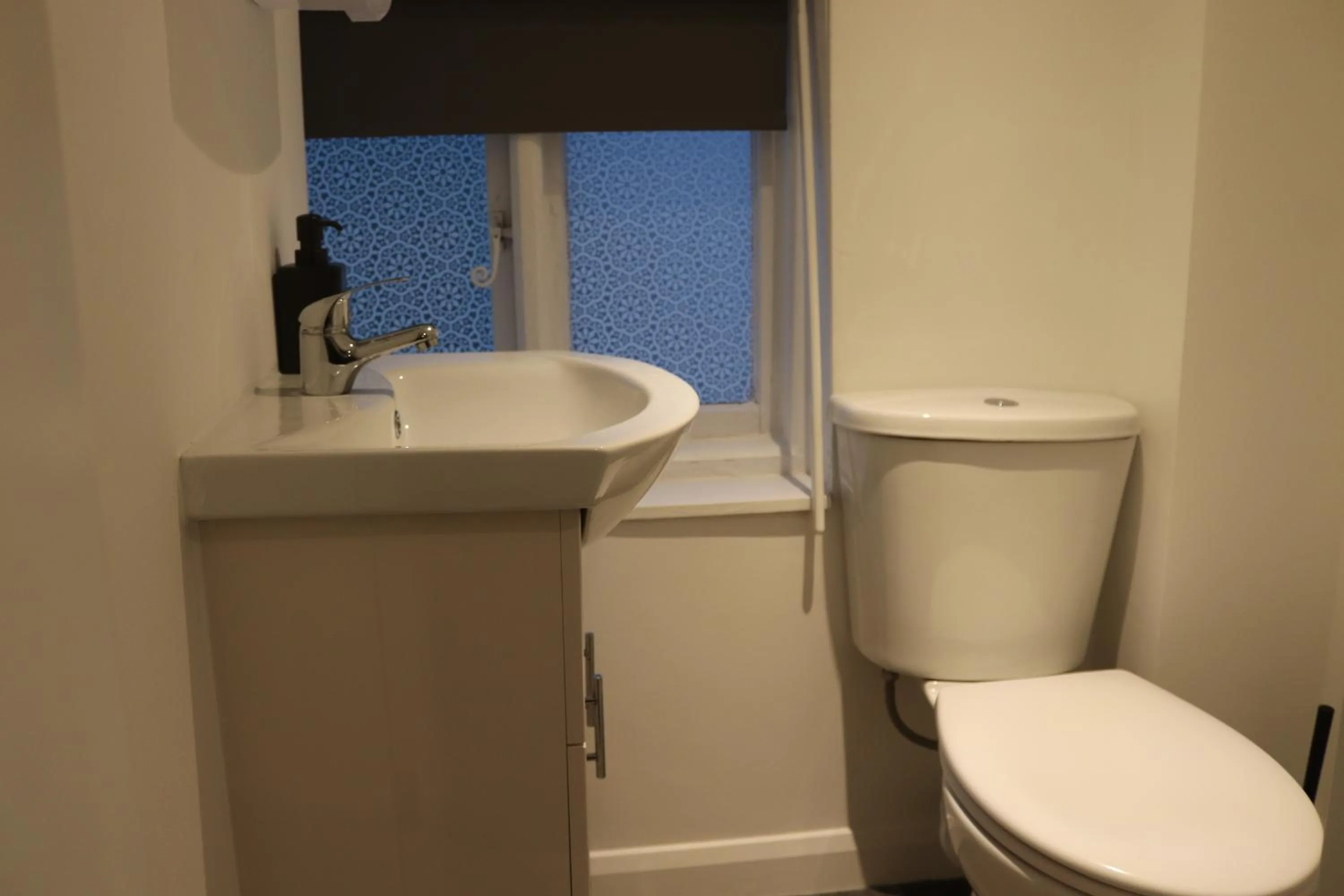 Bathroom in Grade I listed luxury apartment in Hertfordshire