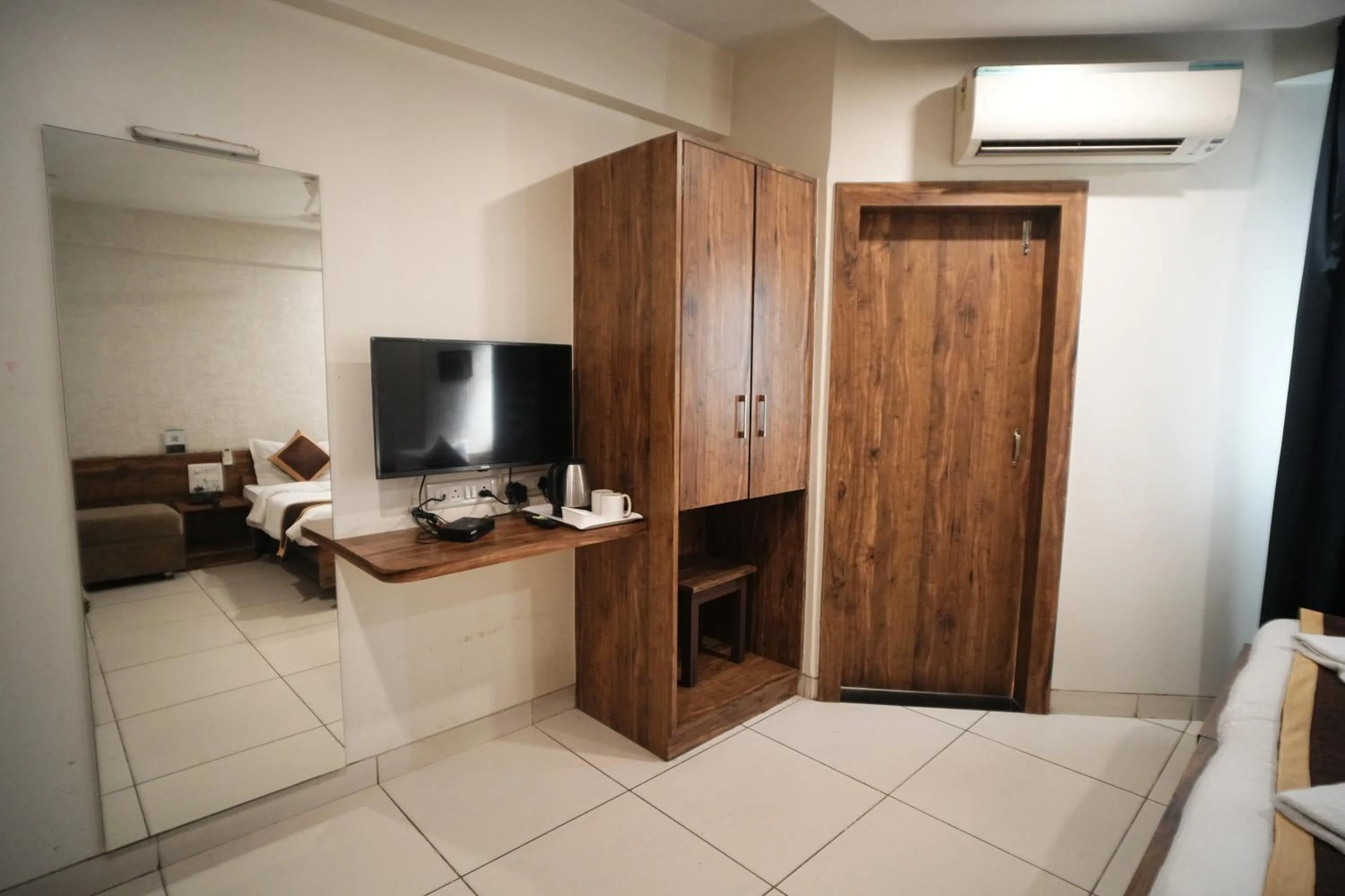 TV and multimedia in Hotel Kartiki