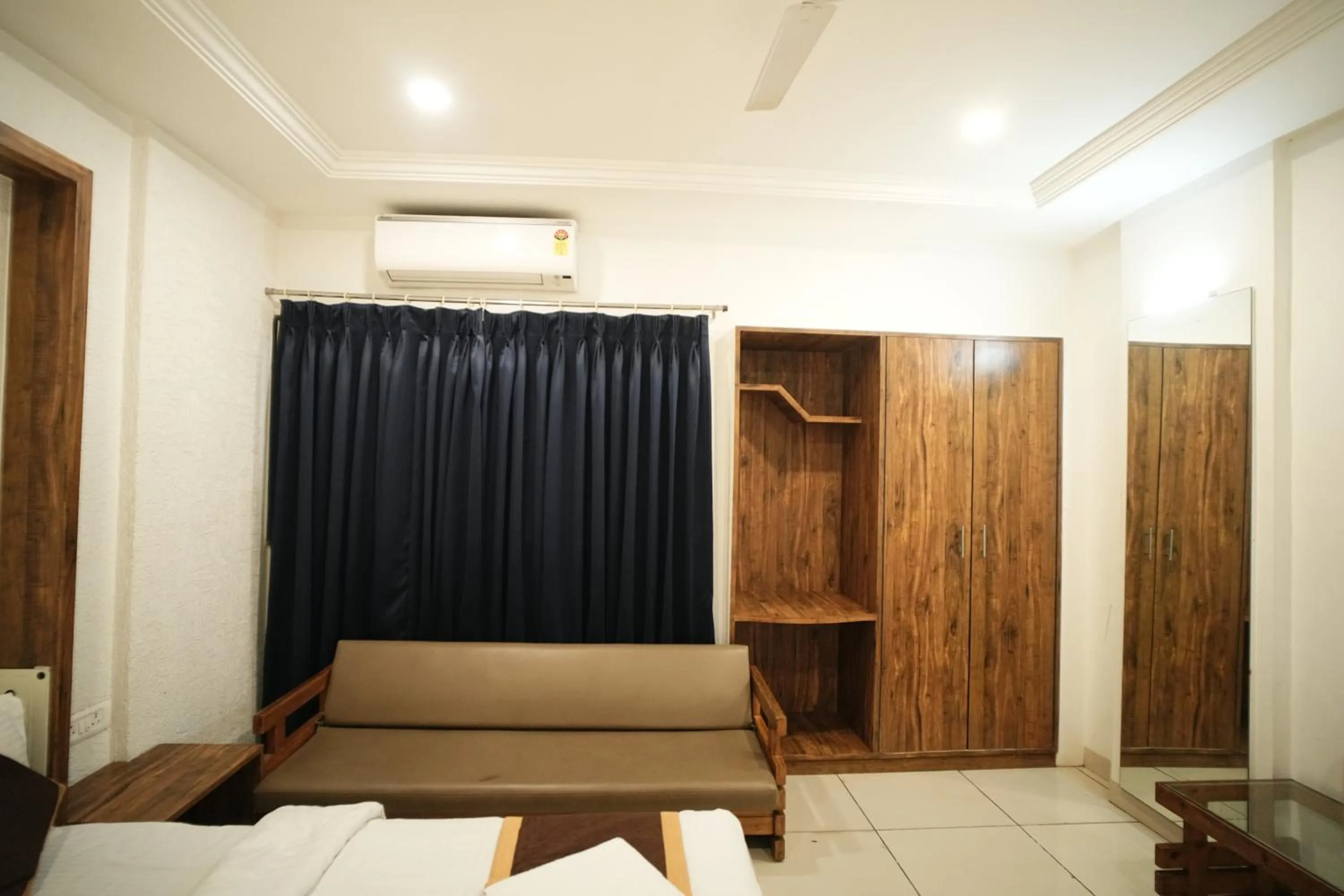 wardrobe in Hotel Kartiki