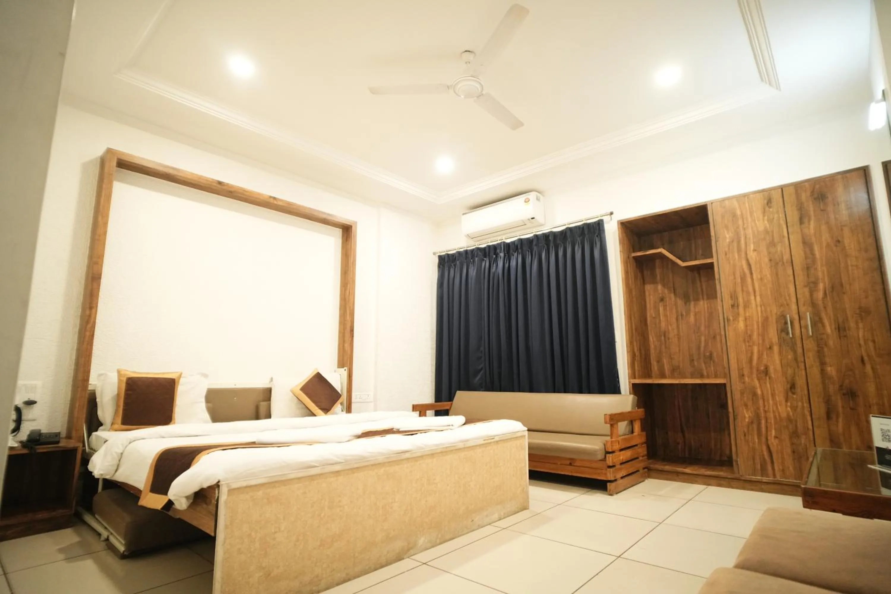 Bed in Hotel Kartiki