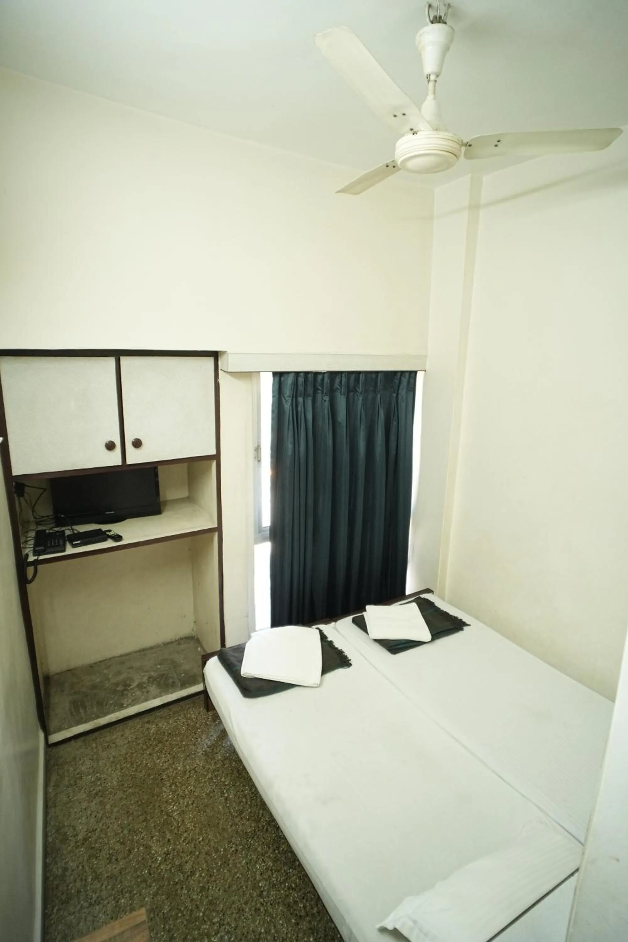 Bedroom, Bed in Hotel Kartiki