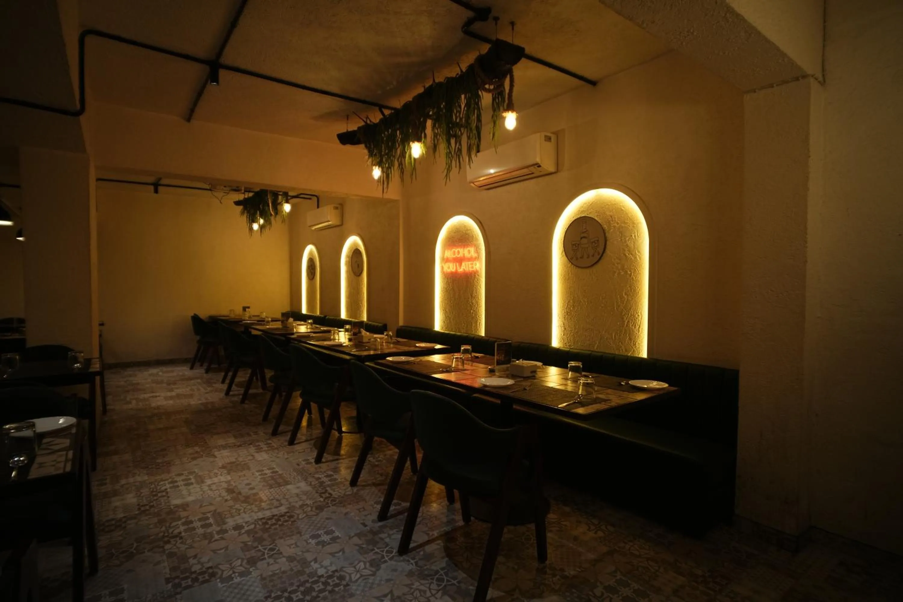 Restaurant/places to eat in Hotel Kartiki