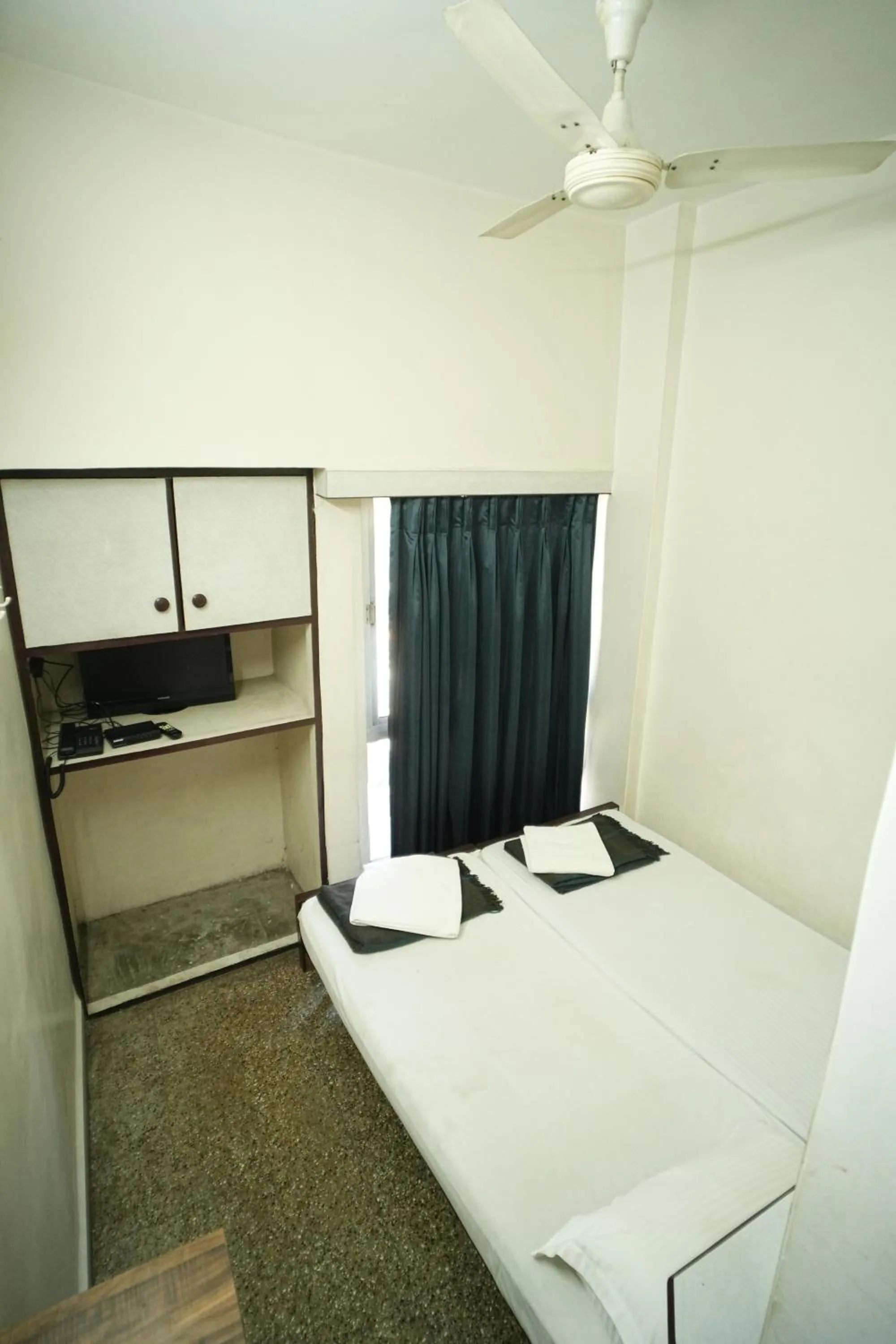 Bedroom, Bed in Hotel Kartiki