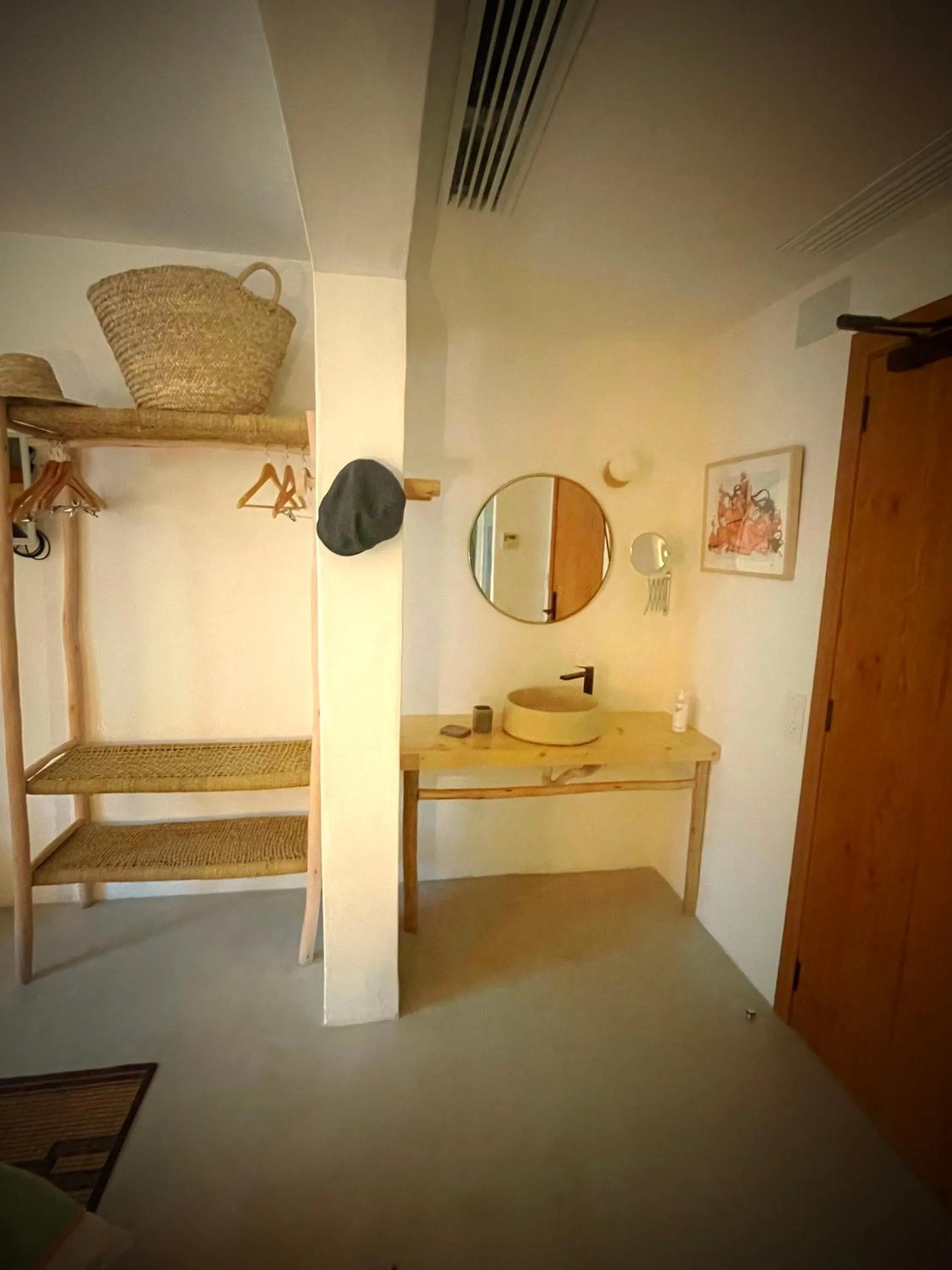 wardrobe in Hostal Mar y Sal