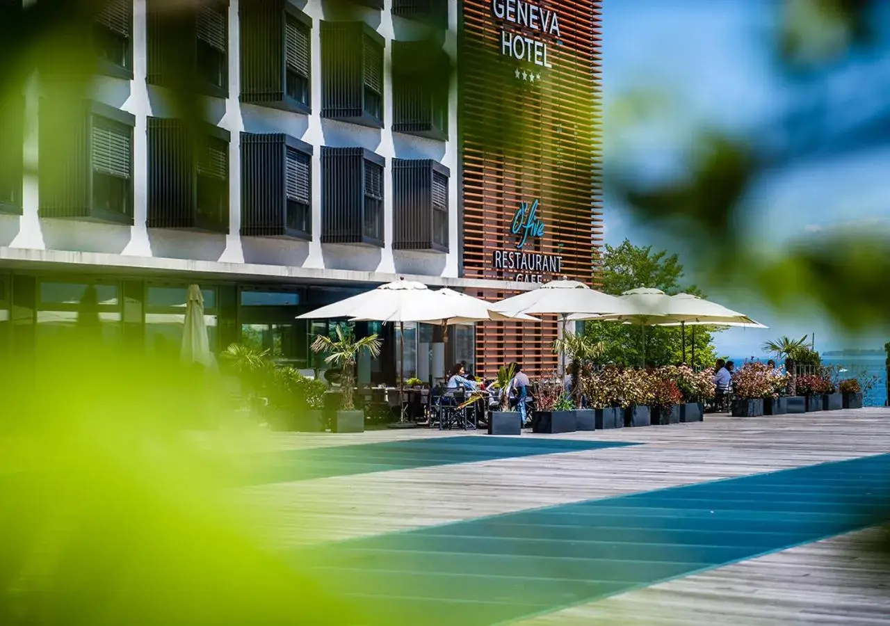 Property building in Lake Geneva Hotel Property building in Lake Geneva Hotel