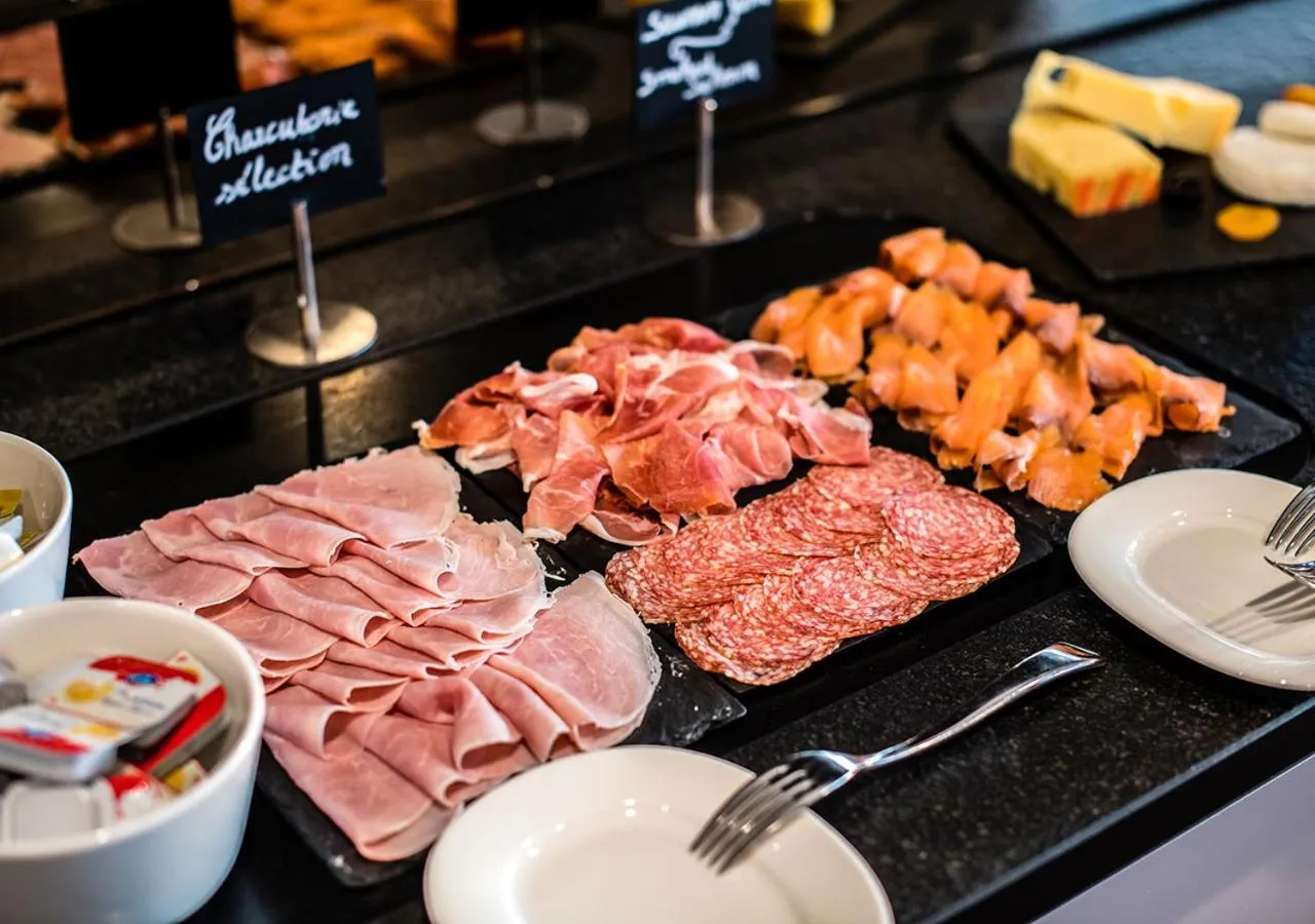 Food in Lake Geneva Hotel